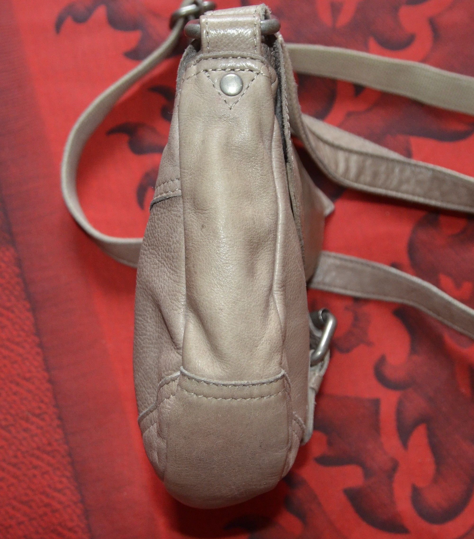 Leather Varese Women Leather Messenger Bag Beige LuxuryBrand Casual Size ONE SIZE - 9 Thumbnail