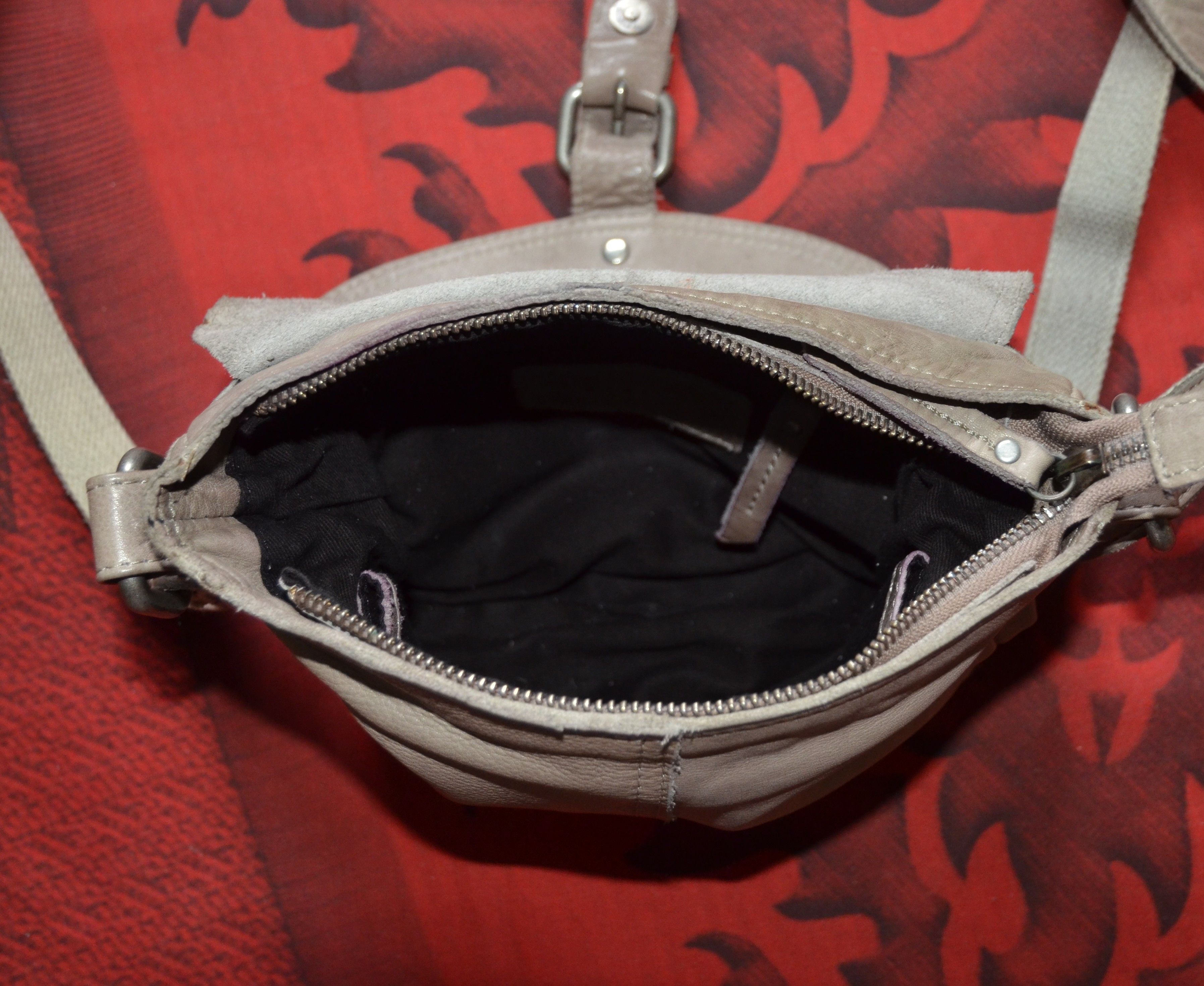 Leather Varese Women Leather Messenger Bag Beige LuxuryBrand Casual Size ONE SIZE - 18 Thumbnail