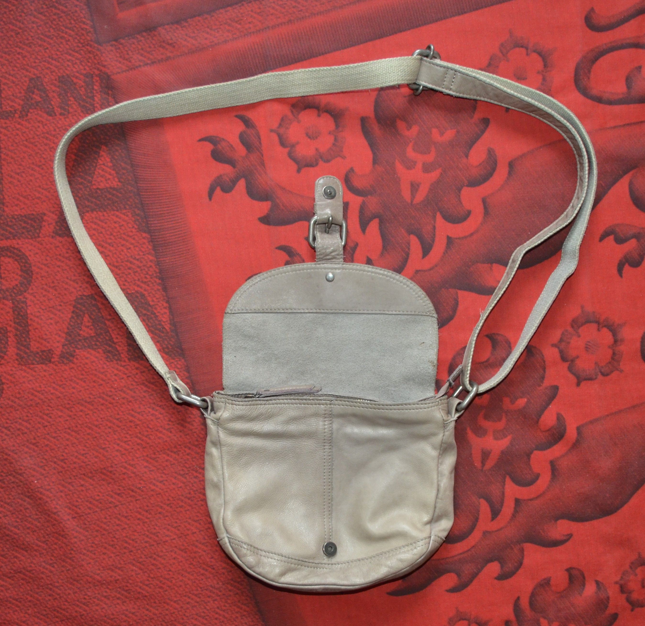 Leather Varese Women Leather Messenger Bag Beige LuxuryBrand Casual Size ONE SIZE - 16 Thumbnail