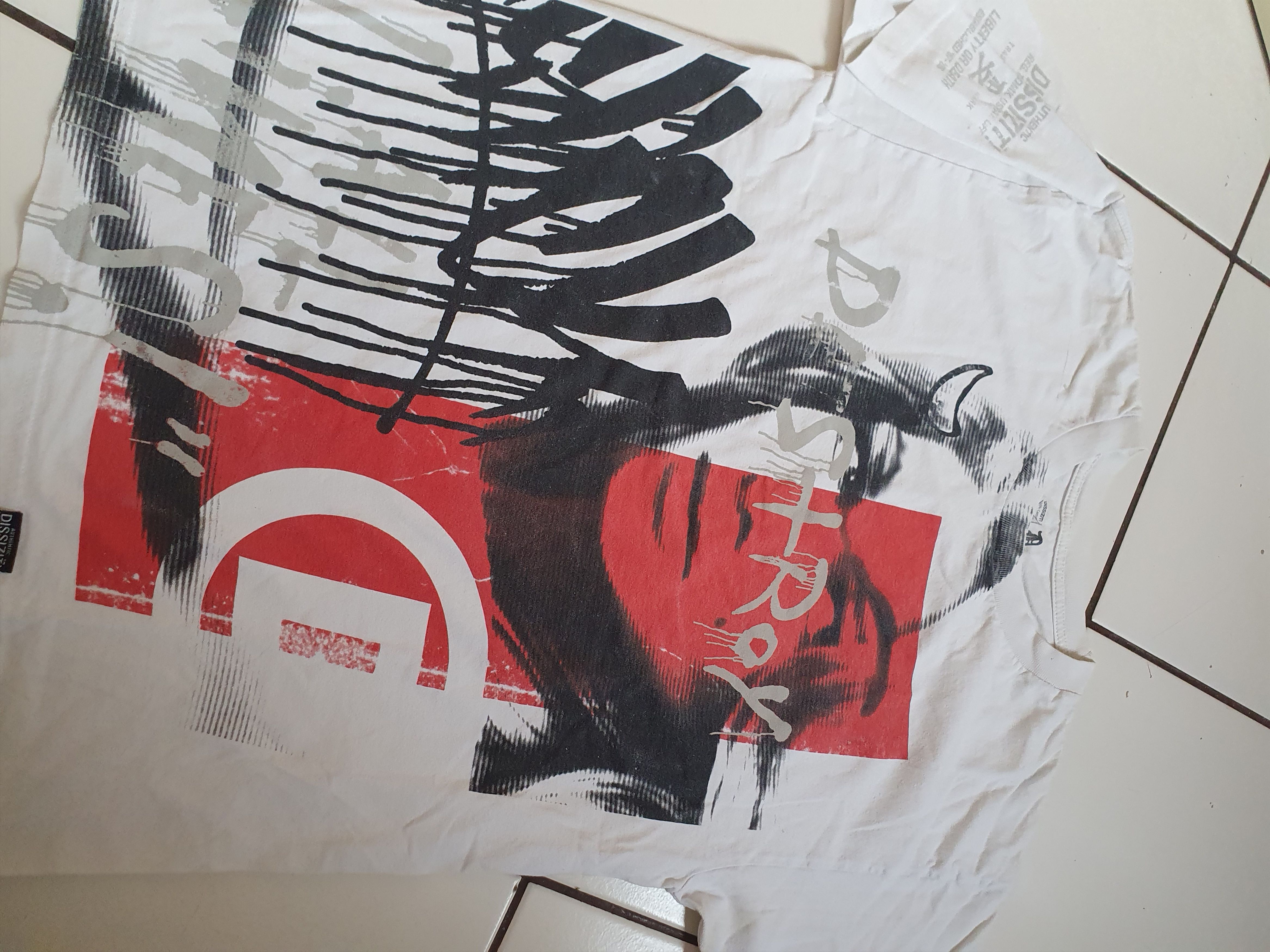 Dissizit Dissizit Graphitty Liberty or Death graffiti tags tee,sz L Size US L / EU 52-54 / 3 - 1 Thumbnail