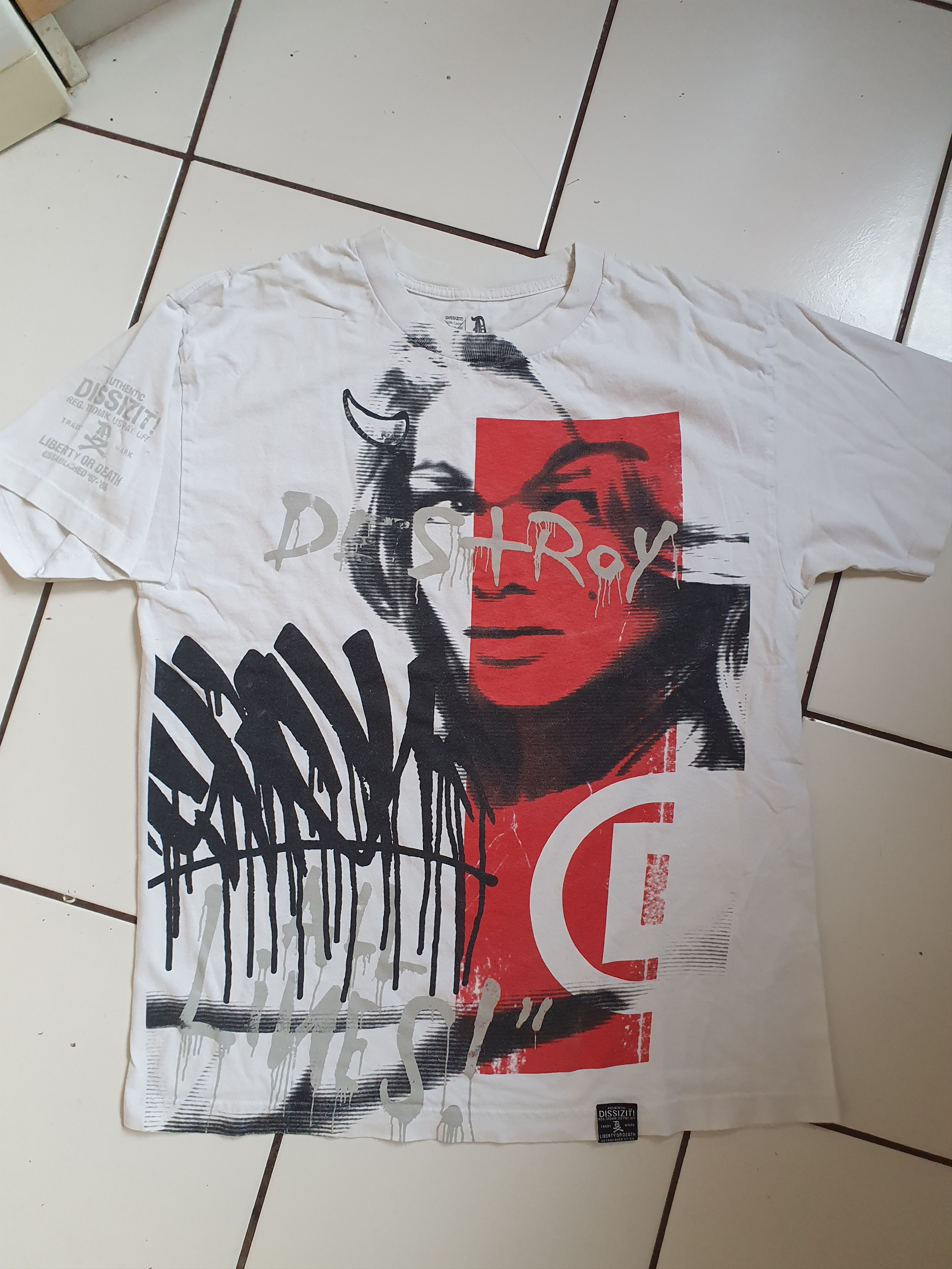 Dissizit Dissizit Graphitty Liberty or Death graffiti tags tee,sz L Size US L / EU 52-54 / 3 - 2 Thumbnail