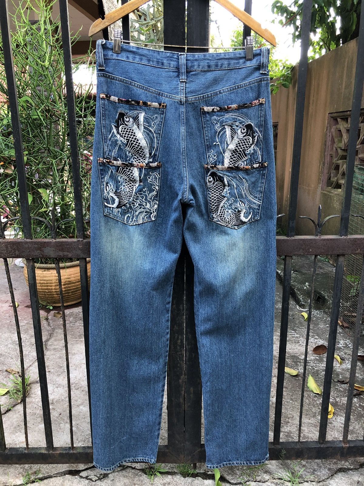 Designer × Japanese Brand Rare 4 Back Pockets Koi Fish Embroidery Jeans Size US 33 - 1 Thumbnail