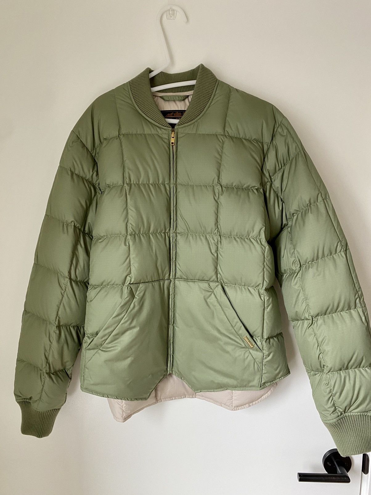 Eddie Bauer × Jjjjound Jjjjound x Eddie Bauer Skyliner Eddie Bauer × Jjjjound Jjjjound x Eddie Bauer Skyliner