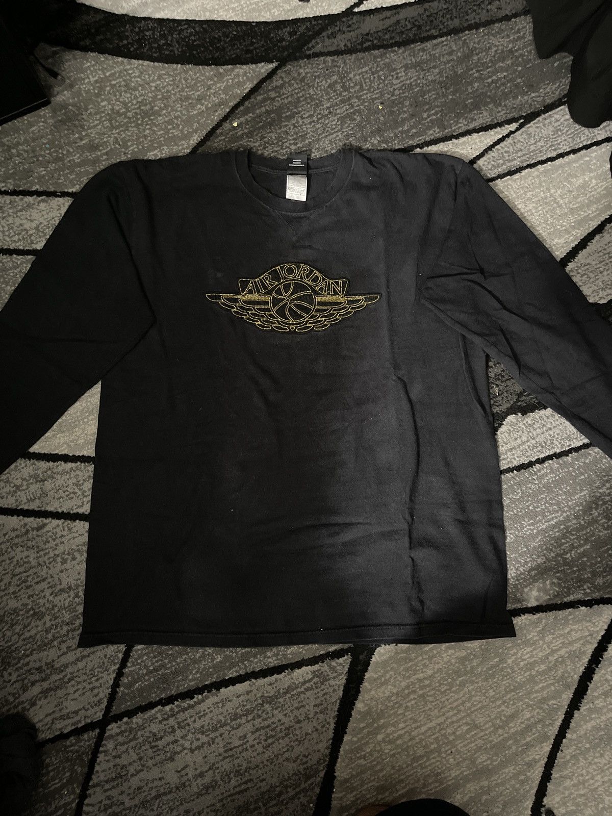 air jordan gold logo