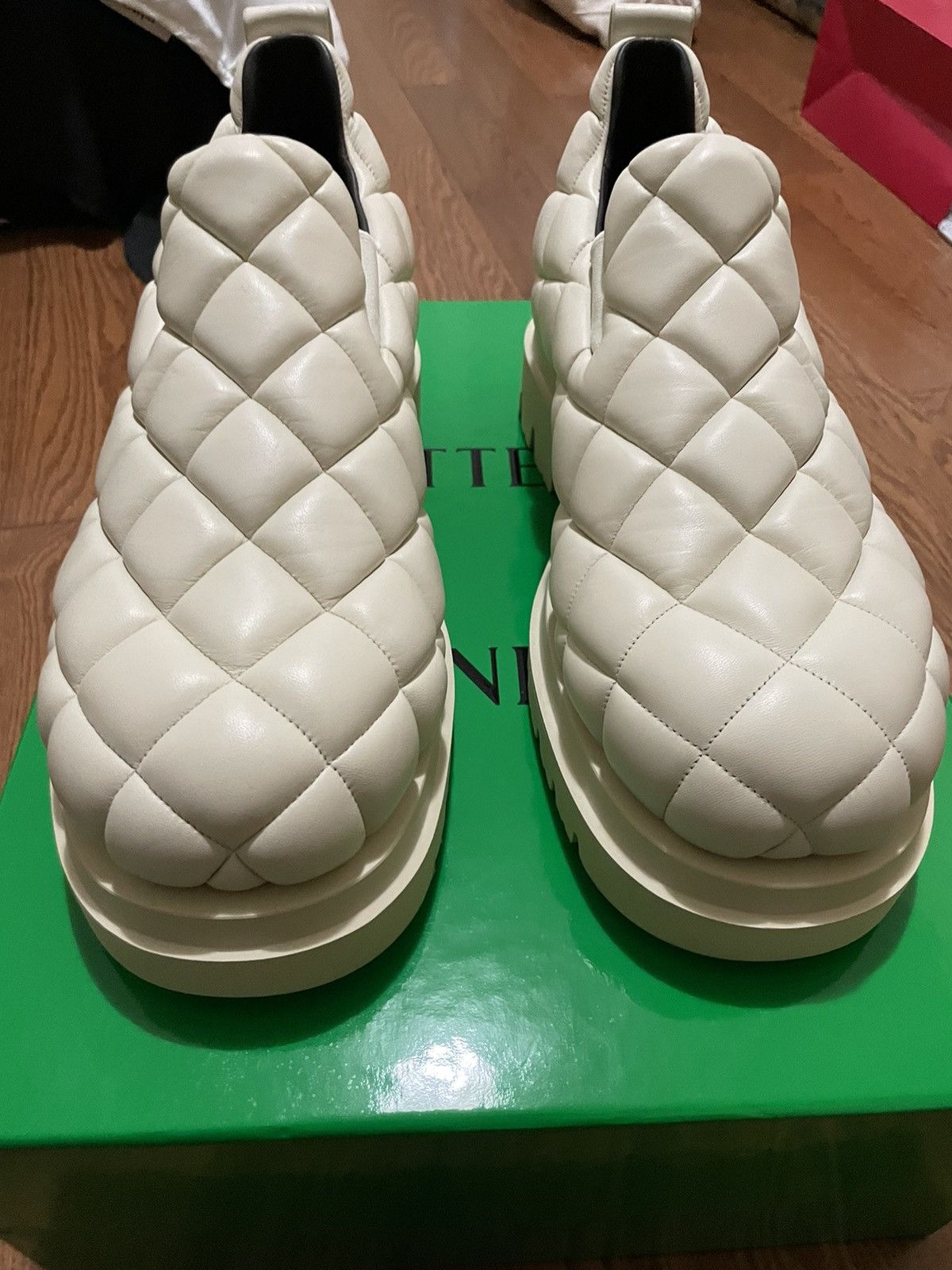 Bottega Veneta Bottega Venetta Quilted Lambskin Mule Wax Size US 10 / EU 43 - 5 Thumbnail