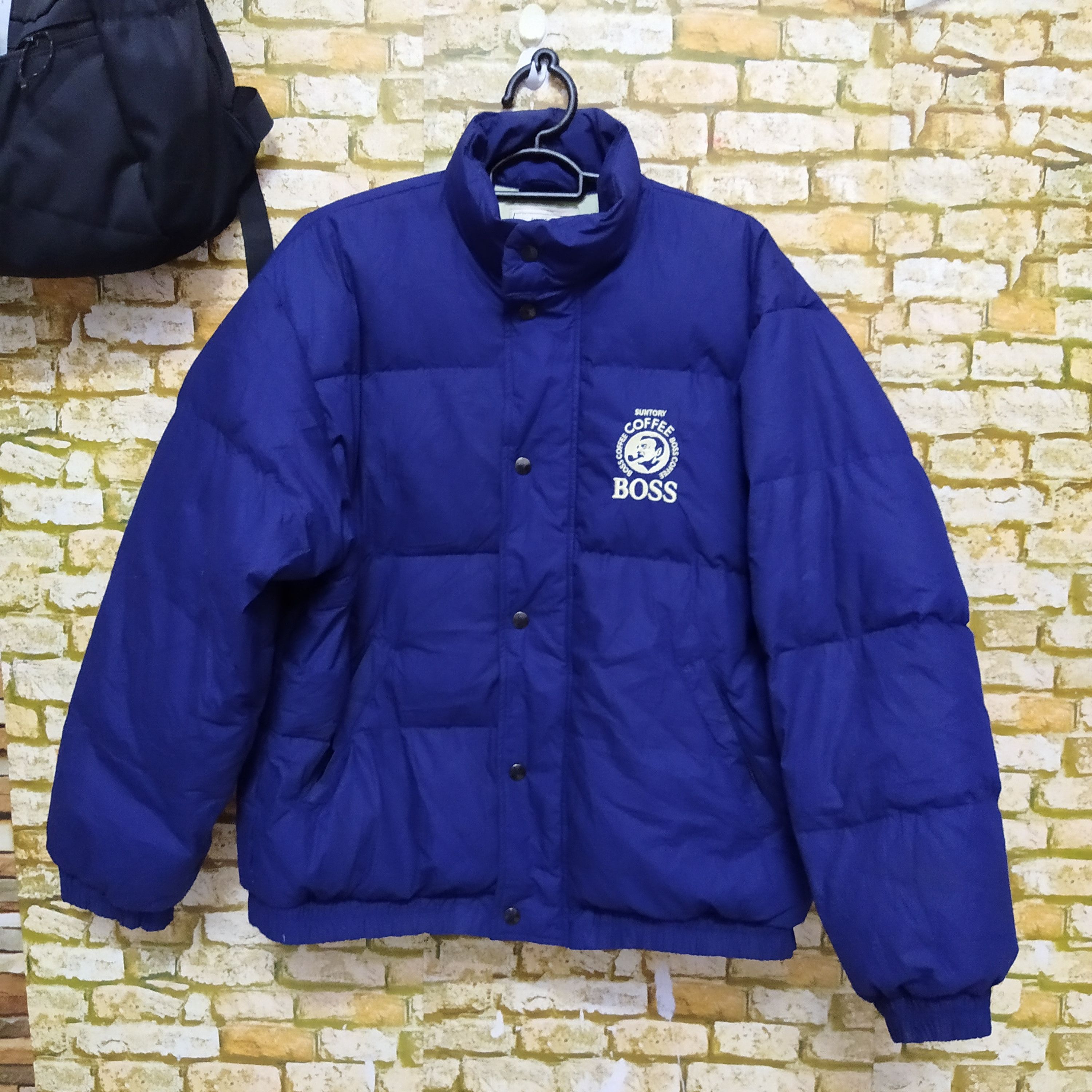 Japanese Brand SUNTORY COFFEE BOSS PUFFLE JACKET EMBROIDERRED (D509) Size US M / EU 48-50 / 2 - 1 Thumbnail