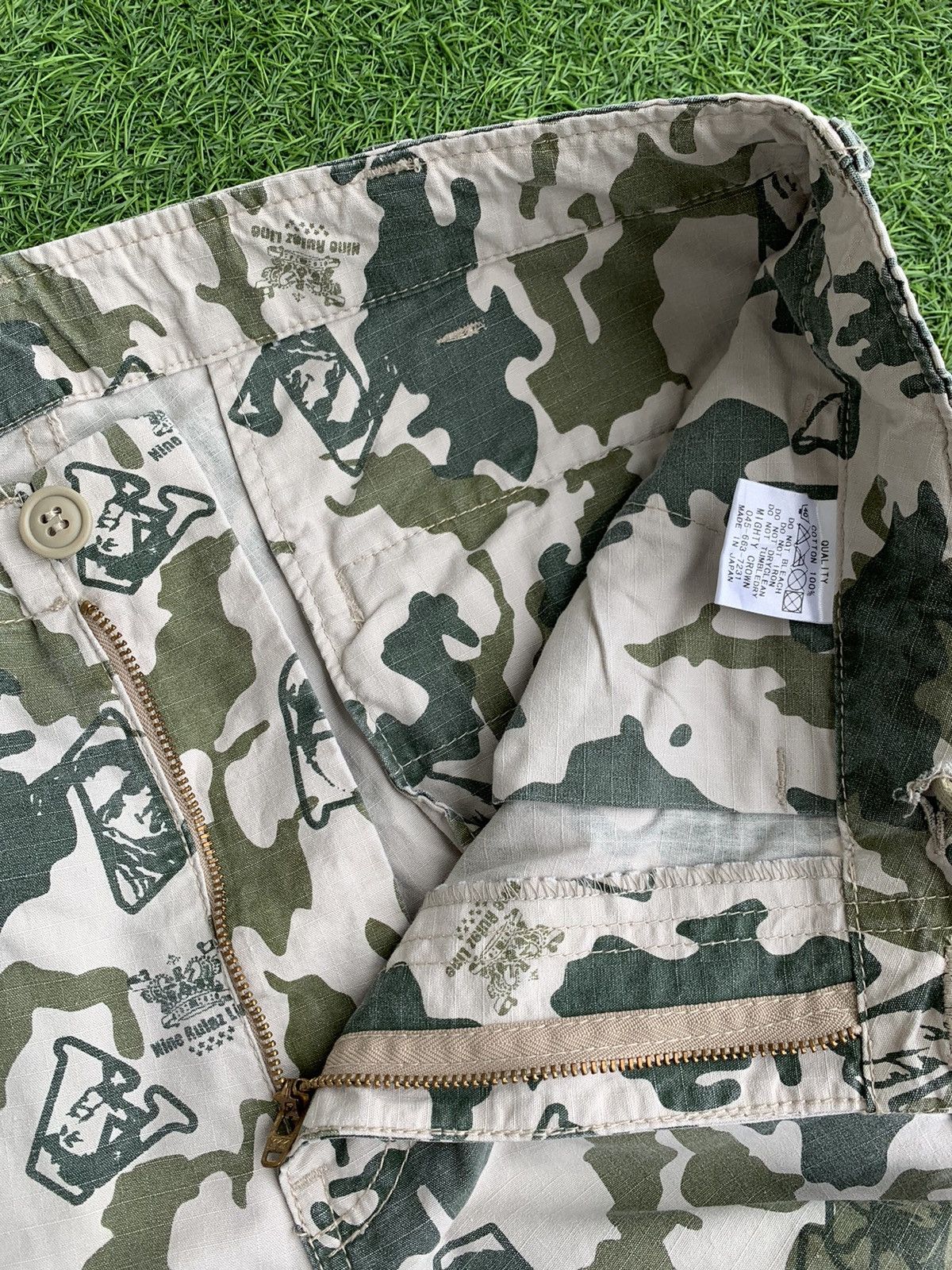 Japanese Brand Japanese Brand Multiple Pocket Printed Cargo Pant Size US 34 / EU 50 - 16 Thumbnail