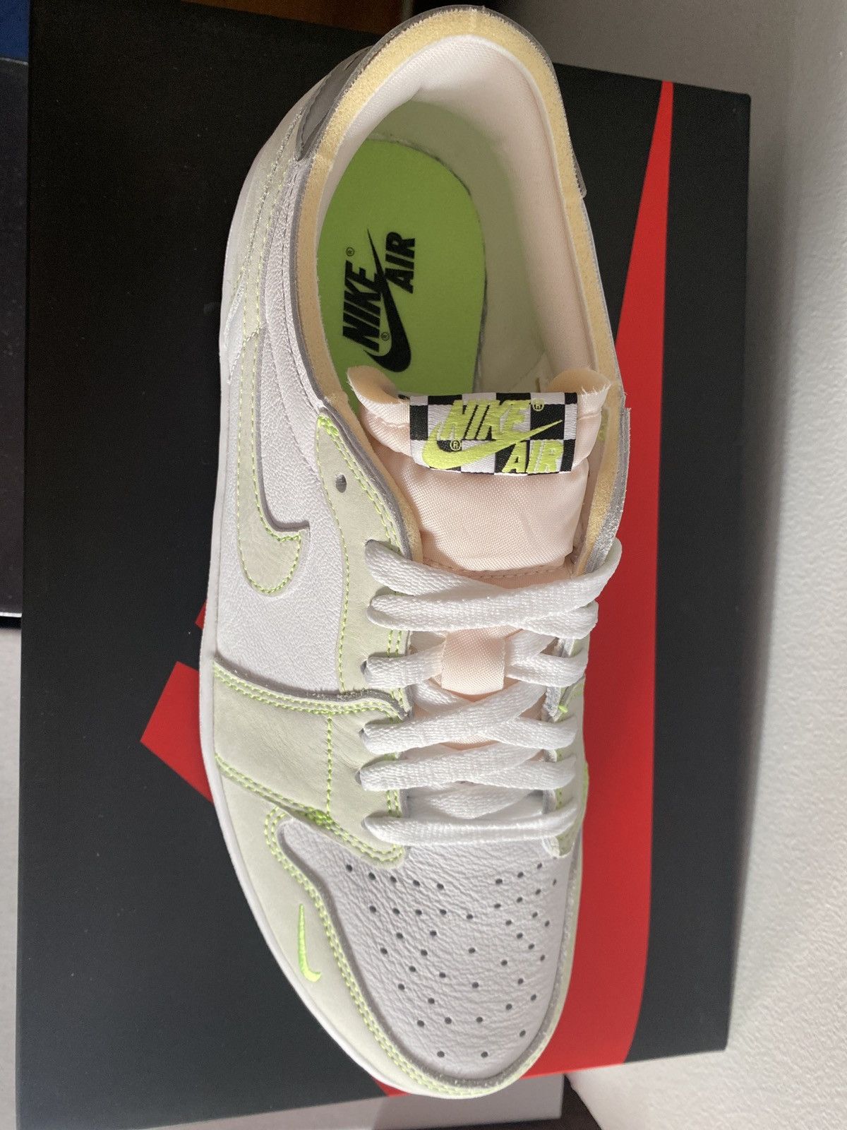 Nike AIR JORDAN 1 LOW OG - WHITE/BLACK-GHOST GREEN Size US 11 / EU 44 - 5 Thumbnail
