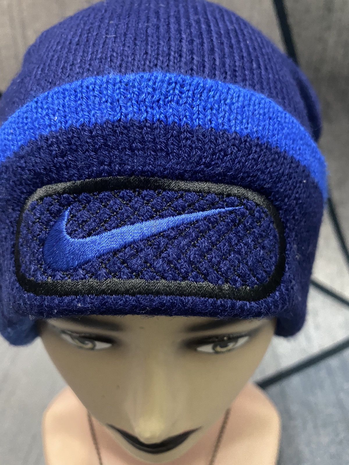 Nike Vintage Nike Embroidered Logo Beanie Hat Size ONE SIZE - 2 Thumbnail