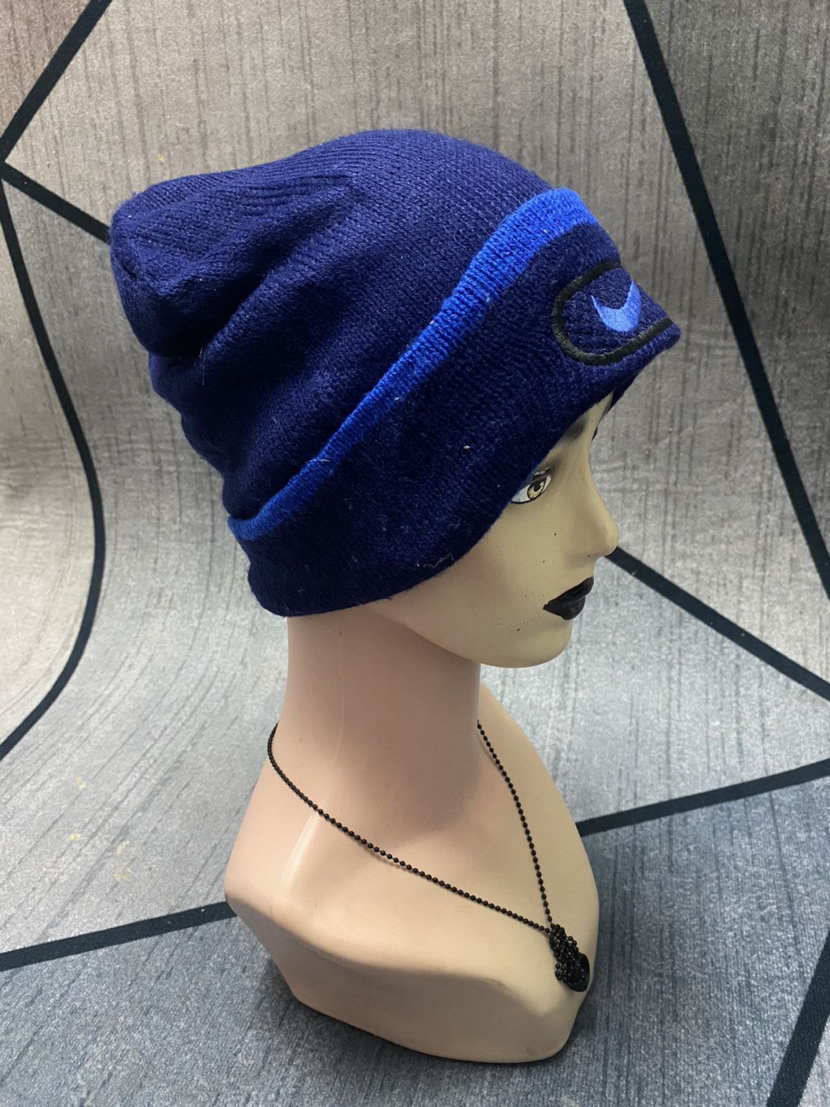 Nike Vintage Nike Embroidered Logo Beanie Hat Size ONE SIZE - 3 Thumbnail