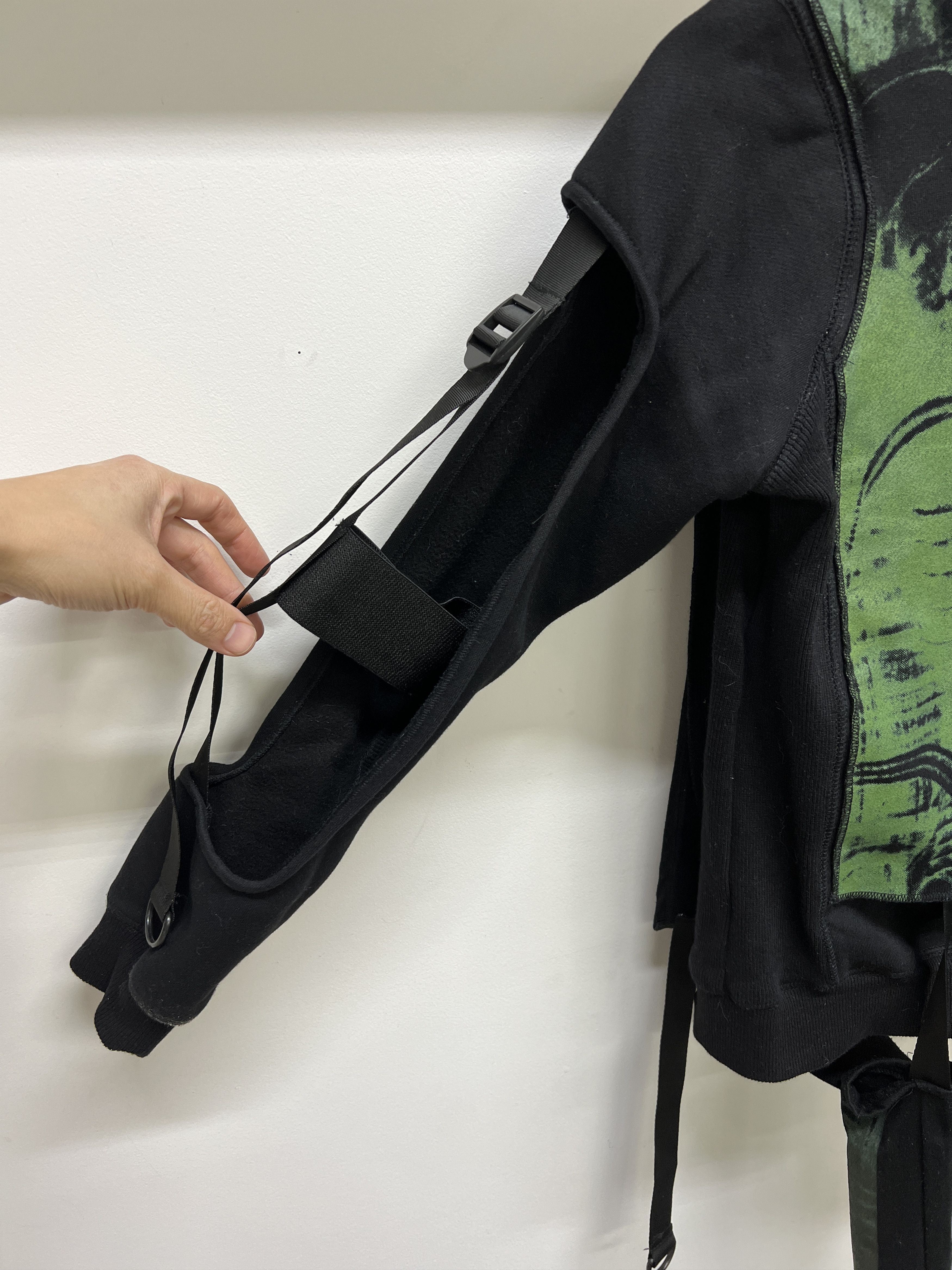 Hood By Air HBA Deconstructed H.R. Giger Crewneck - Sample Size US XS / EU 42 / 0 - 4 Thumbnail