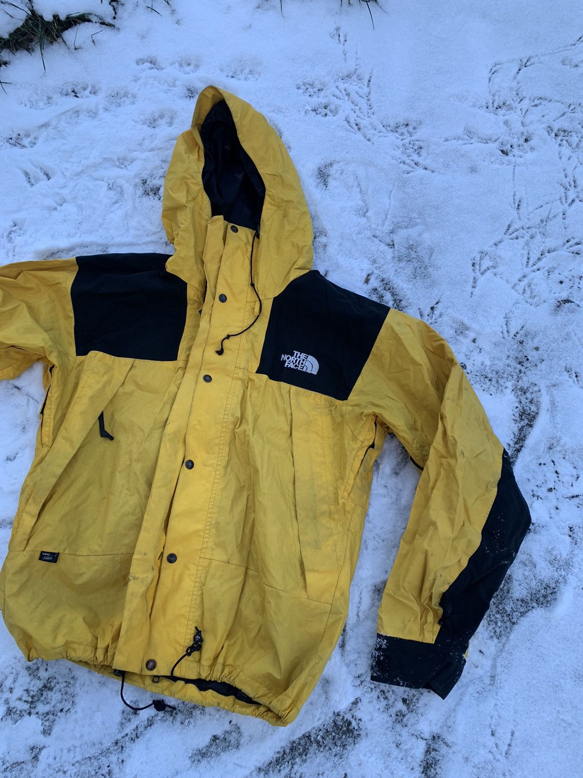 The North Face × Vintage The North Face vintage mountain jacket gore tex yellow Size US L / EU 52-54 / 3 - 6 Thumbnail