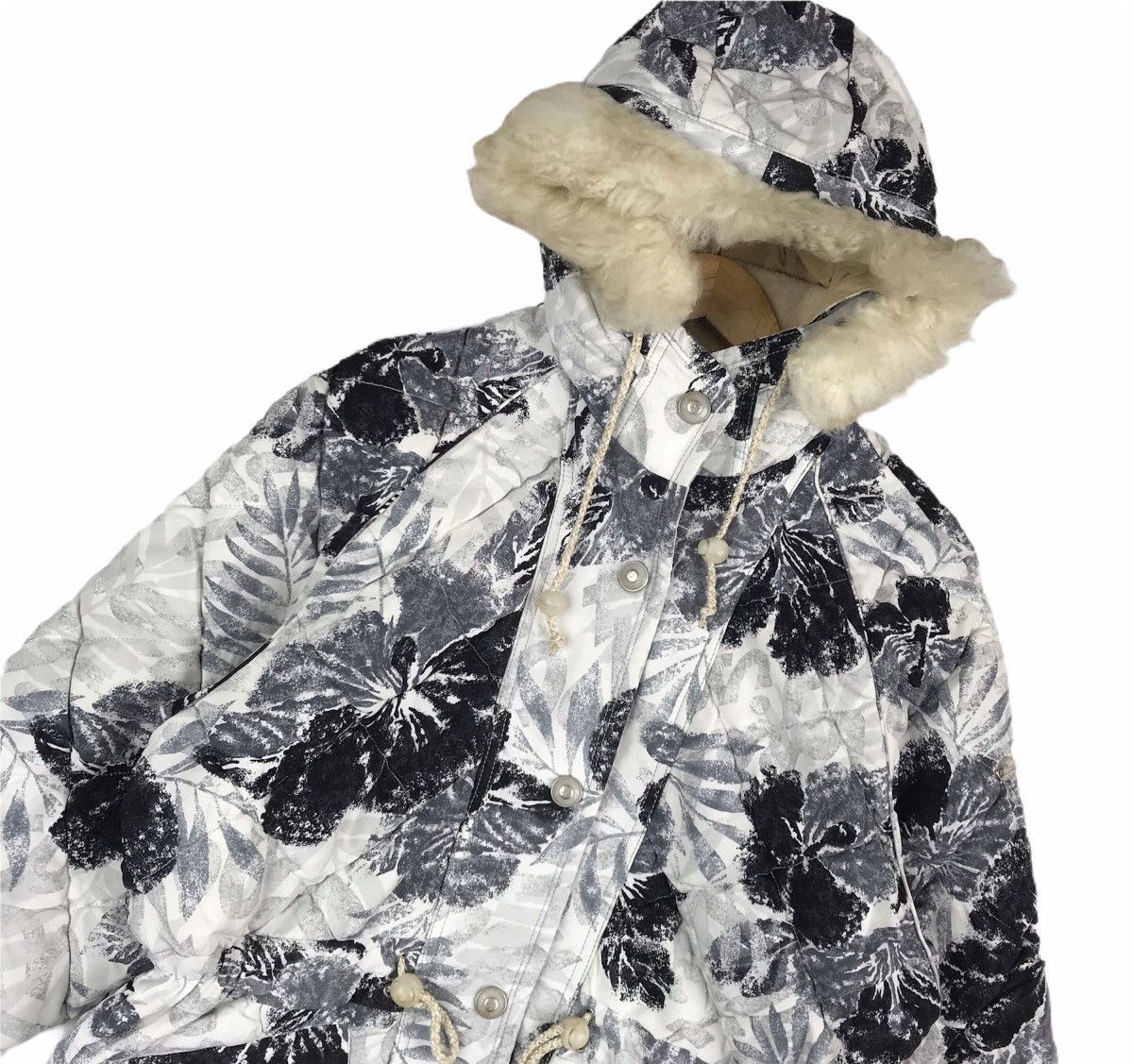 Ellesse Vintage Ellesse Floral Skiwear Hoodie Winter Jacket Size US S / EU 44-46 / 1 - 2 Thumbnail
