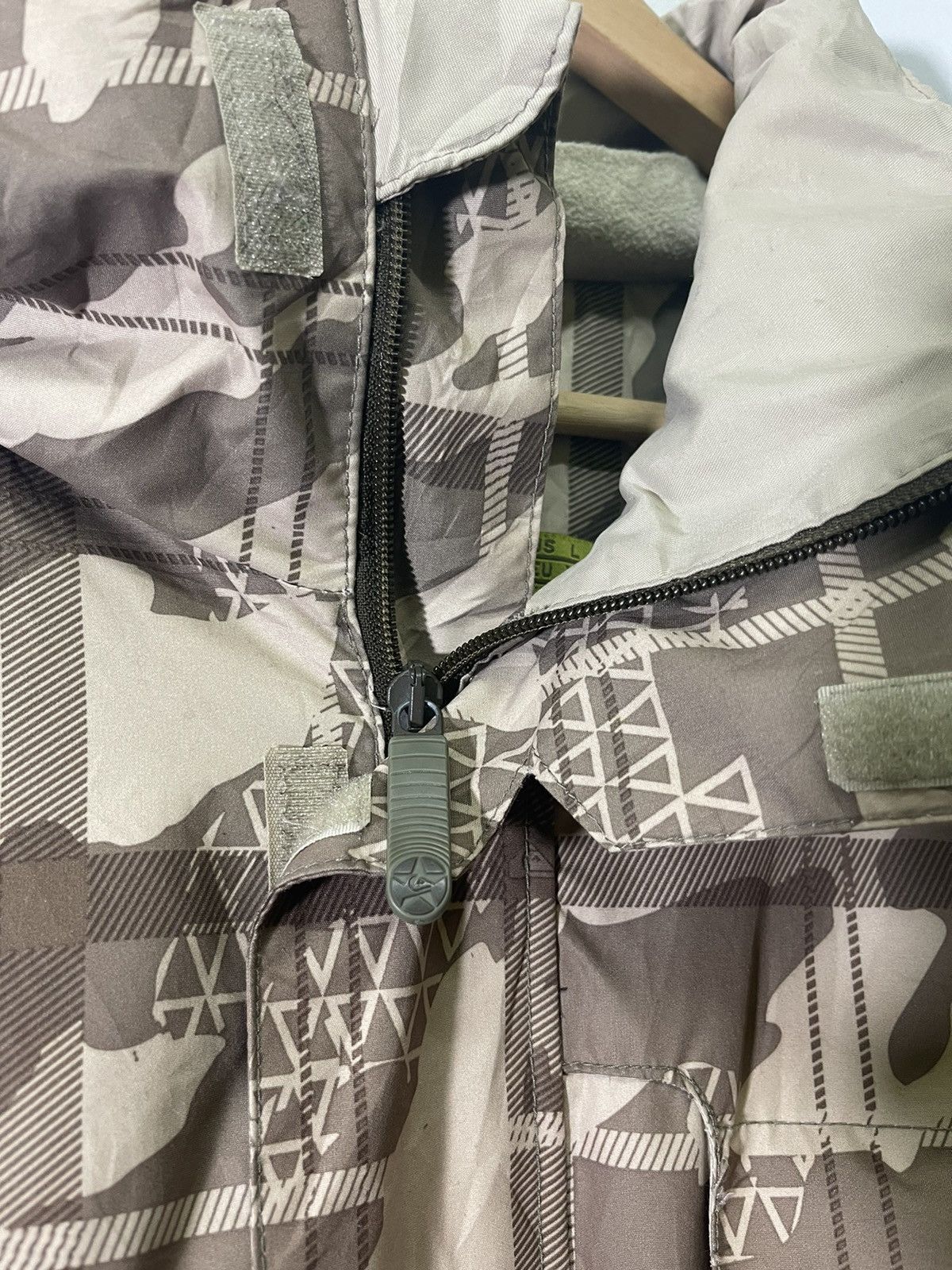 Quicksilver × Vintage VINTAGE QUICKSILVER CAMO HOODIE JACKET Size US L / EU 52-54 / 3 - 10 Thumbnail