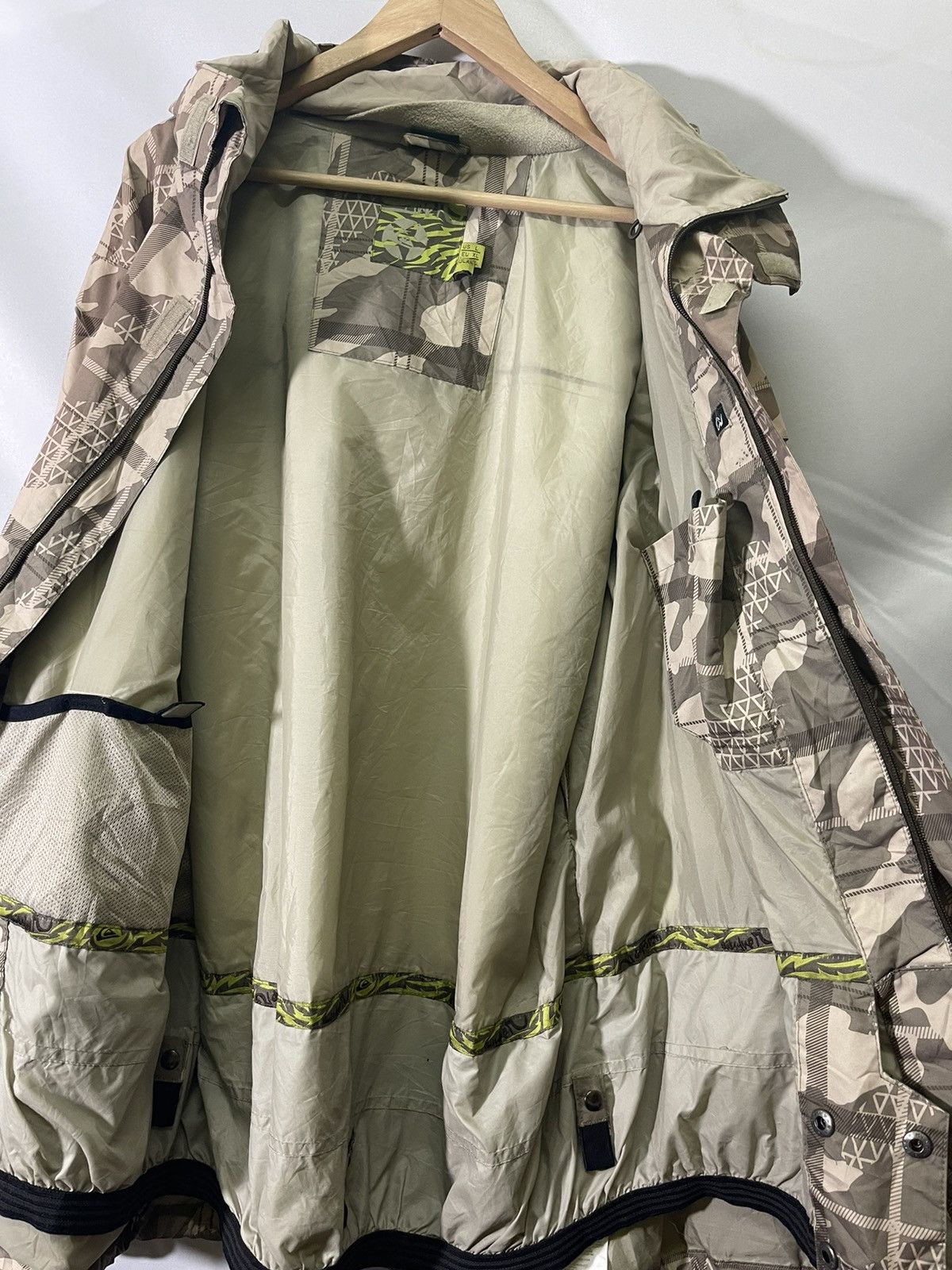 Quicksilver × Vintage VINTAGE QUICKSILVER CAMO HOODIE JACKET Size US L / EU 52-54 / 3 - 12 Thumbnail