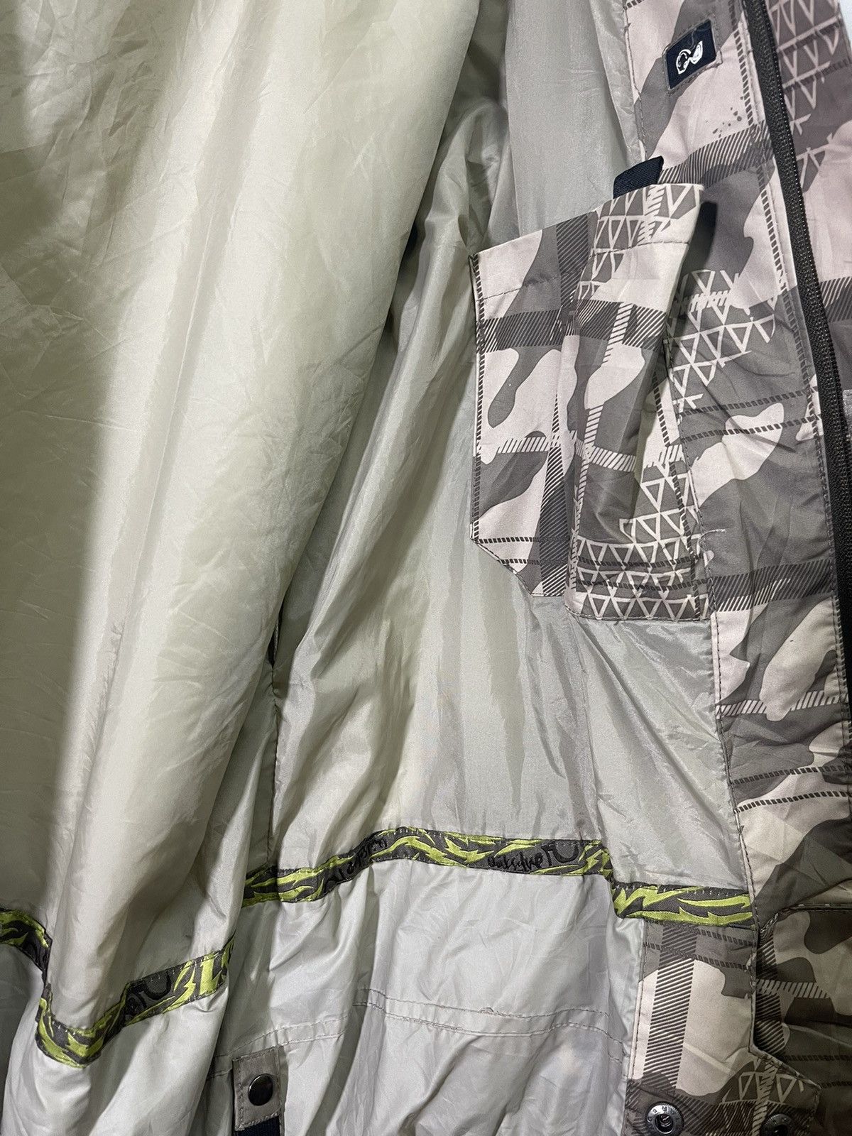 Quicksilver × Vintage VINTAGE QUICKSILVER CAMO HOODIE JACKET Size US L / EU 52-54 / 3 - 15 Thumbnail