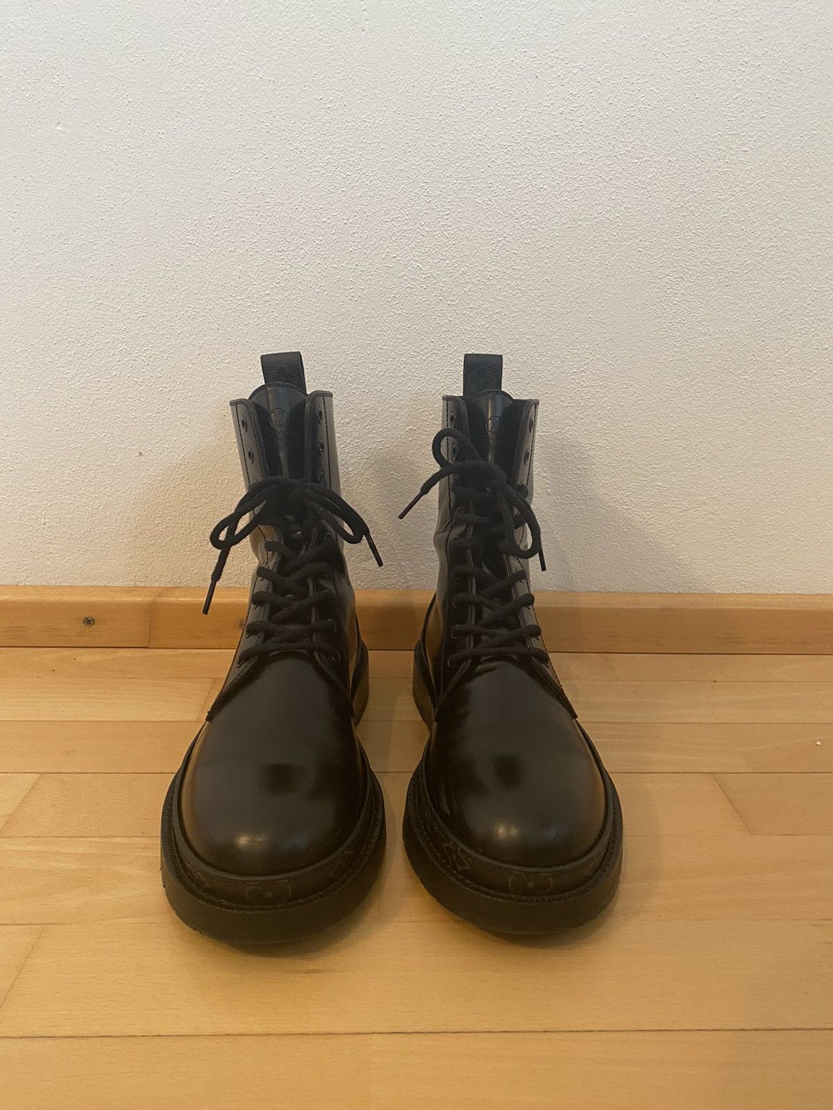 combat louis vuitton