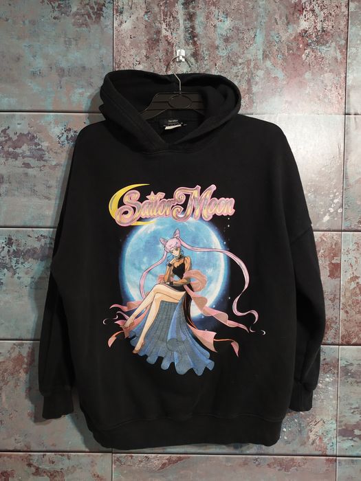 Sailor moon hoodie online bershka