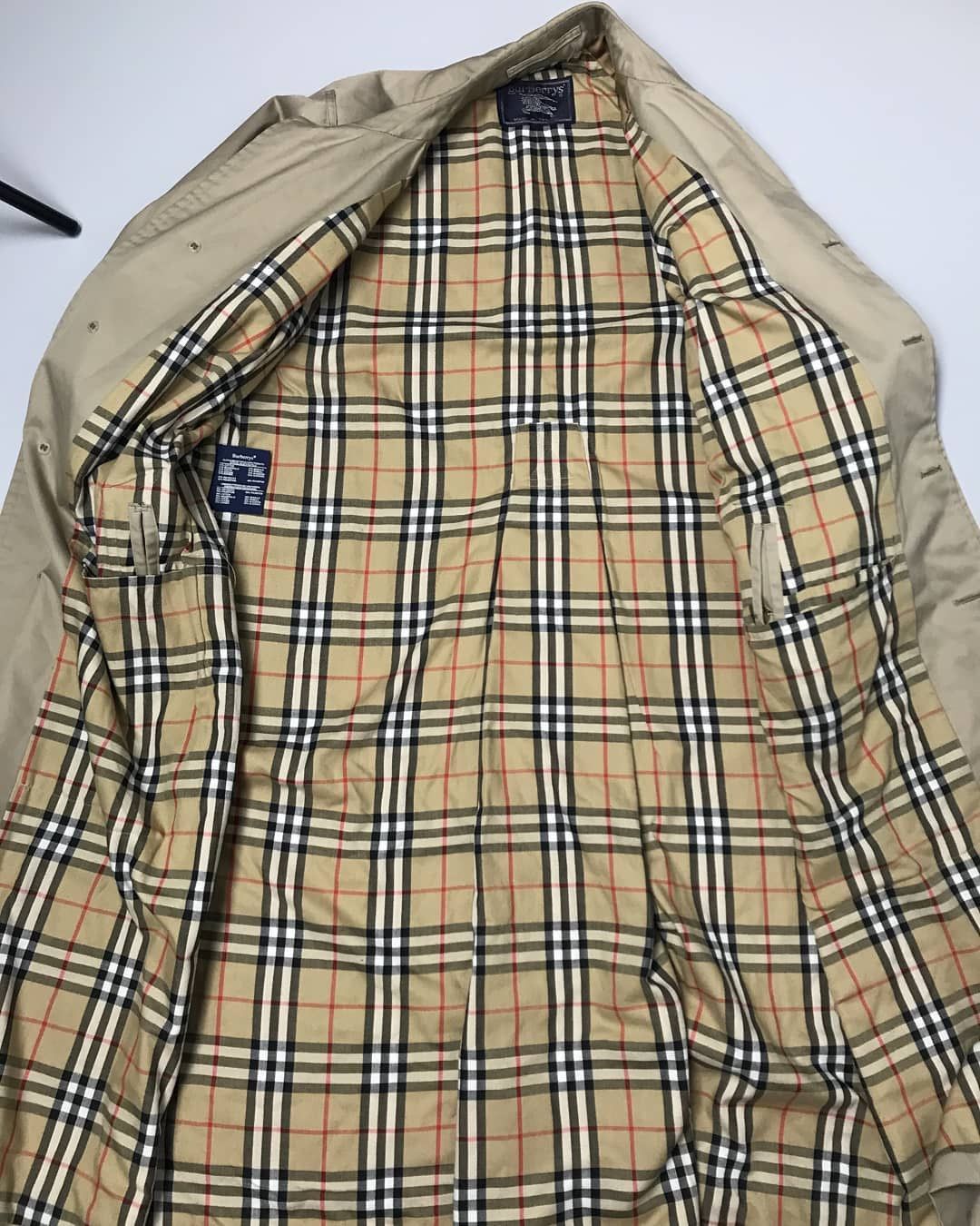 Burberry × Vintage Burberrys Vintage beige check trench coat mens Size US L / EU 52-54 / 3 - 3 Thumbnail