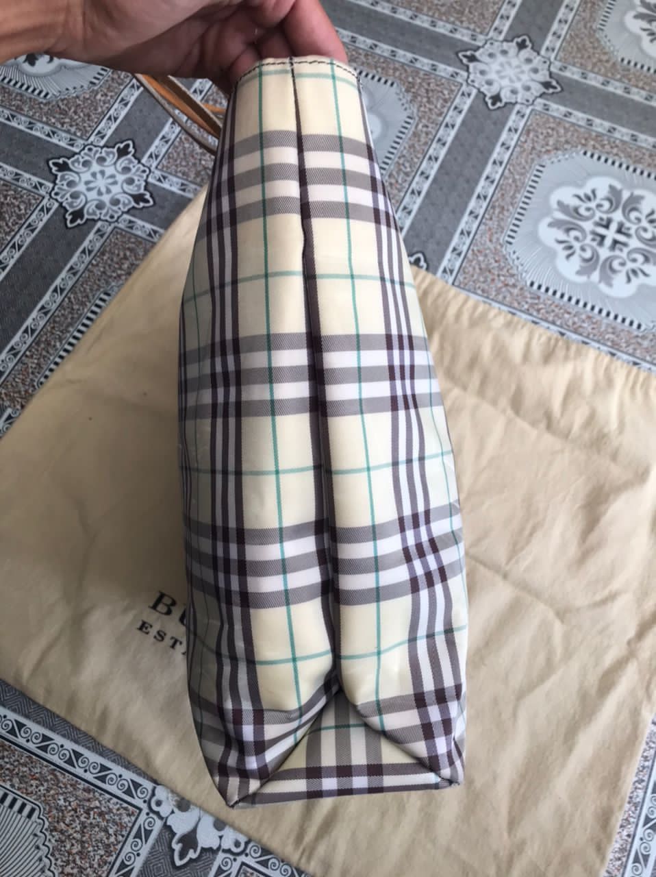Burberry Authentic BURBERRY Nova Check Tote Bag Size ONE SIZE - 4 Thumbnail