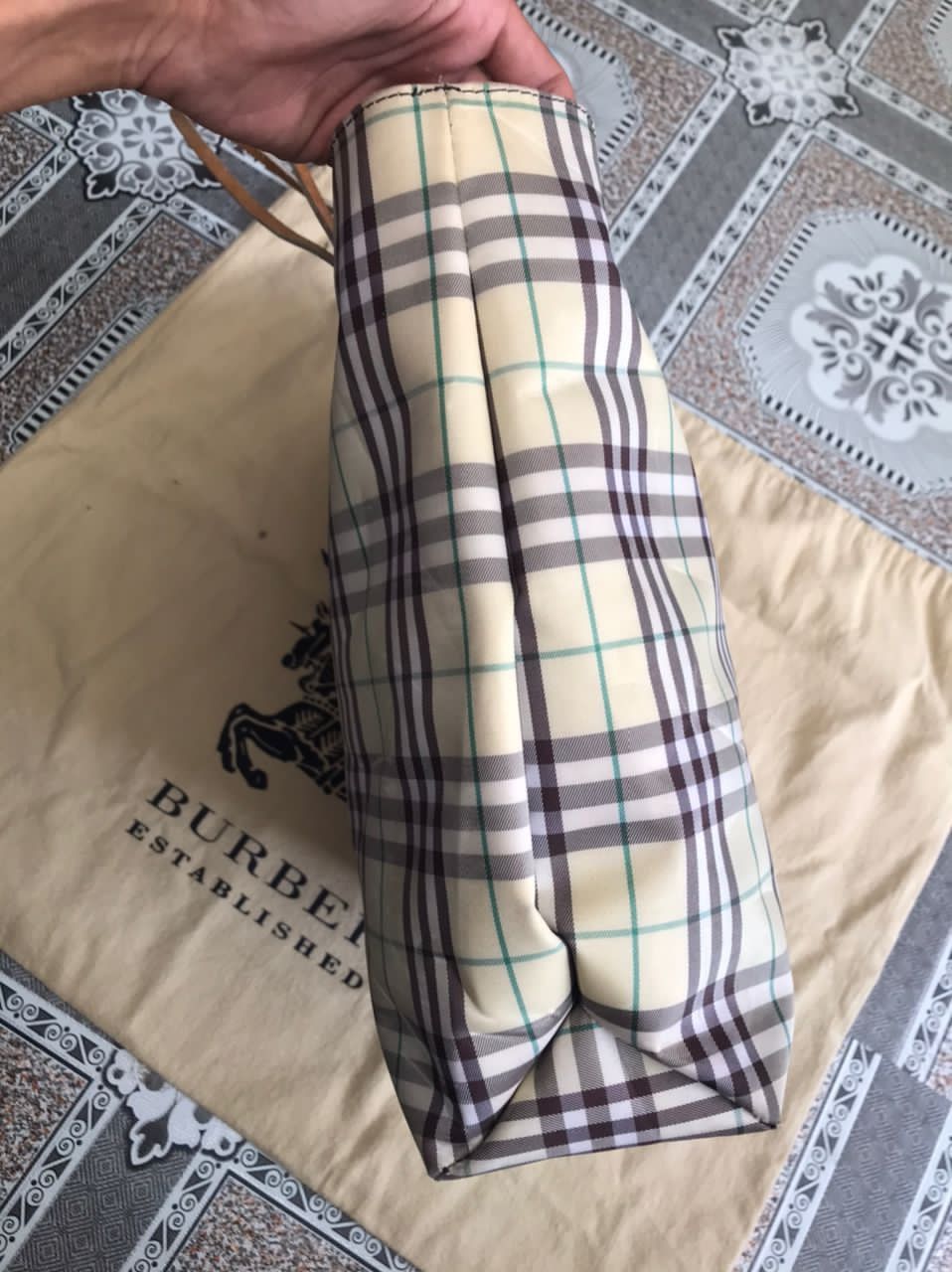 Burberry Authentic BURBERRY Nova Check Tote Bag Size ONE SIZE - 3 Thumbnail