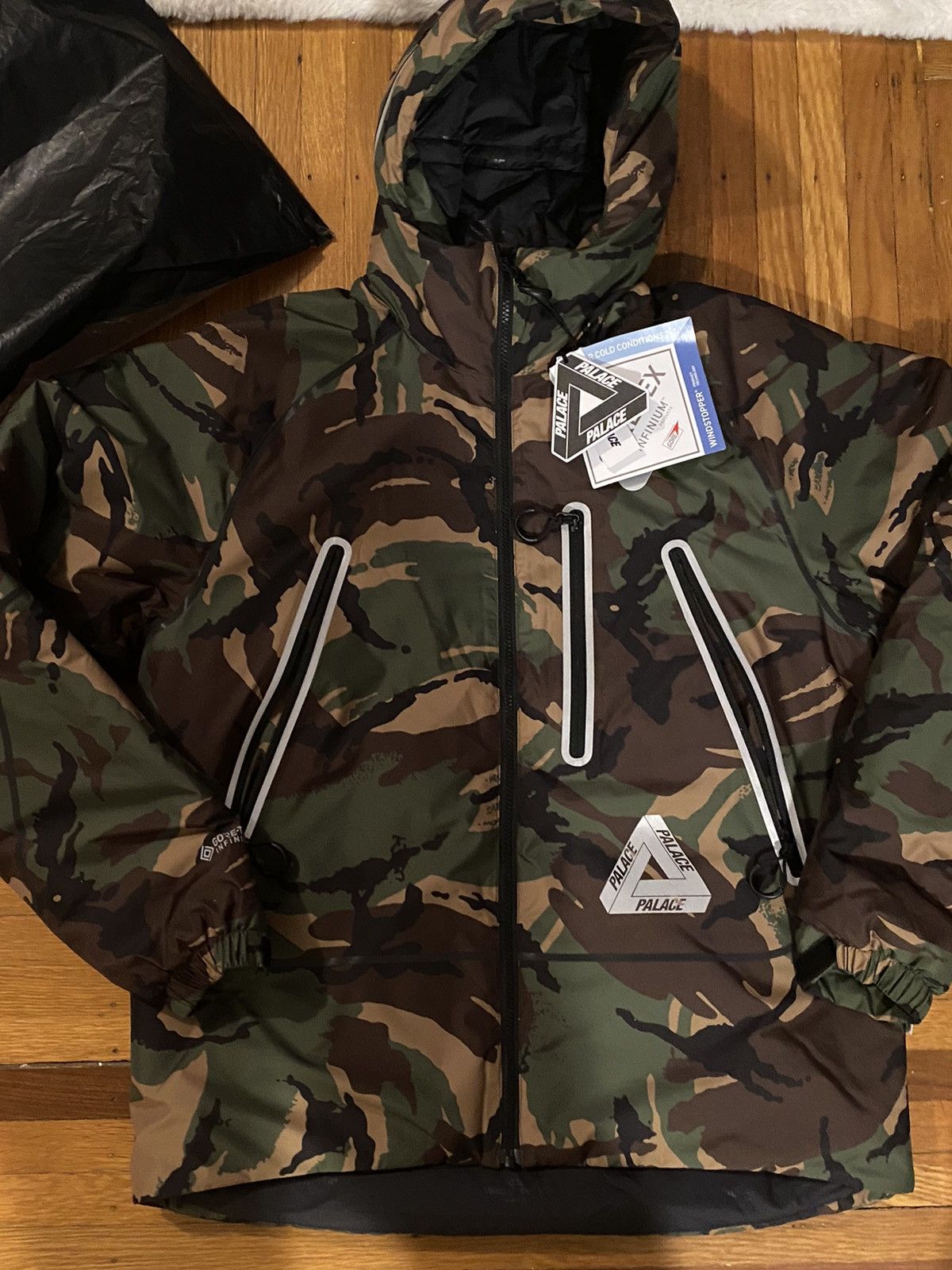 PALACE GORE-TEX INFINIUM P-TECH JACKET M