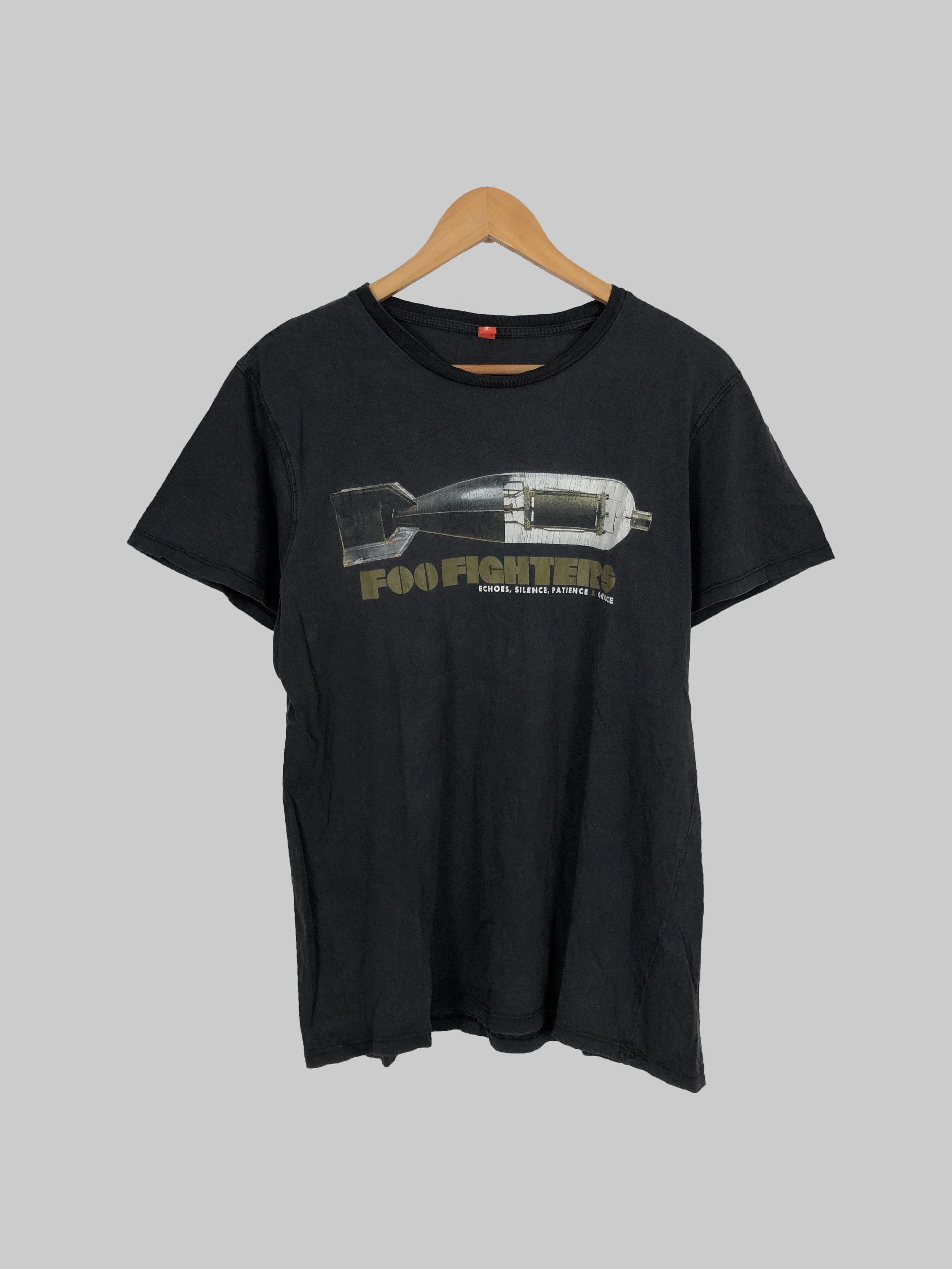 Band Tees Vintage Foo Fighters (Red Hot Chili Peppers Pearl Jam) Size US M / EU 48-50 / 2 - 1 Thumbnail