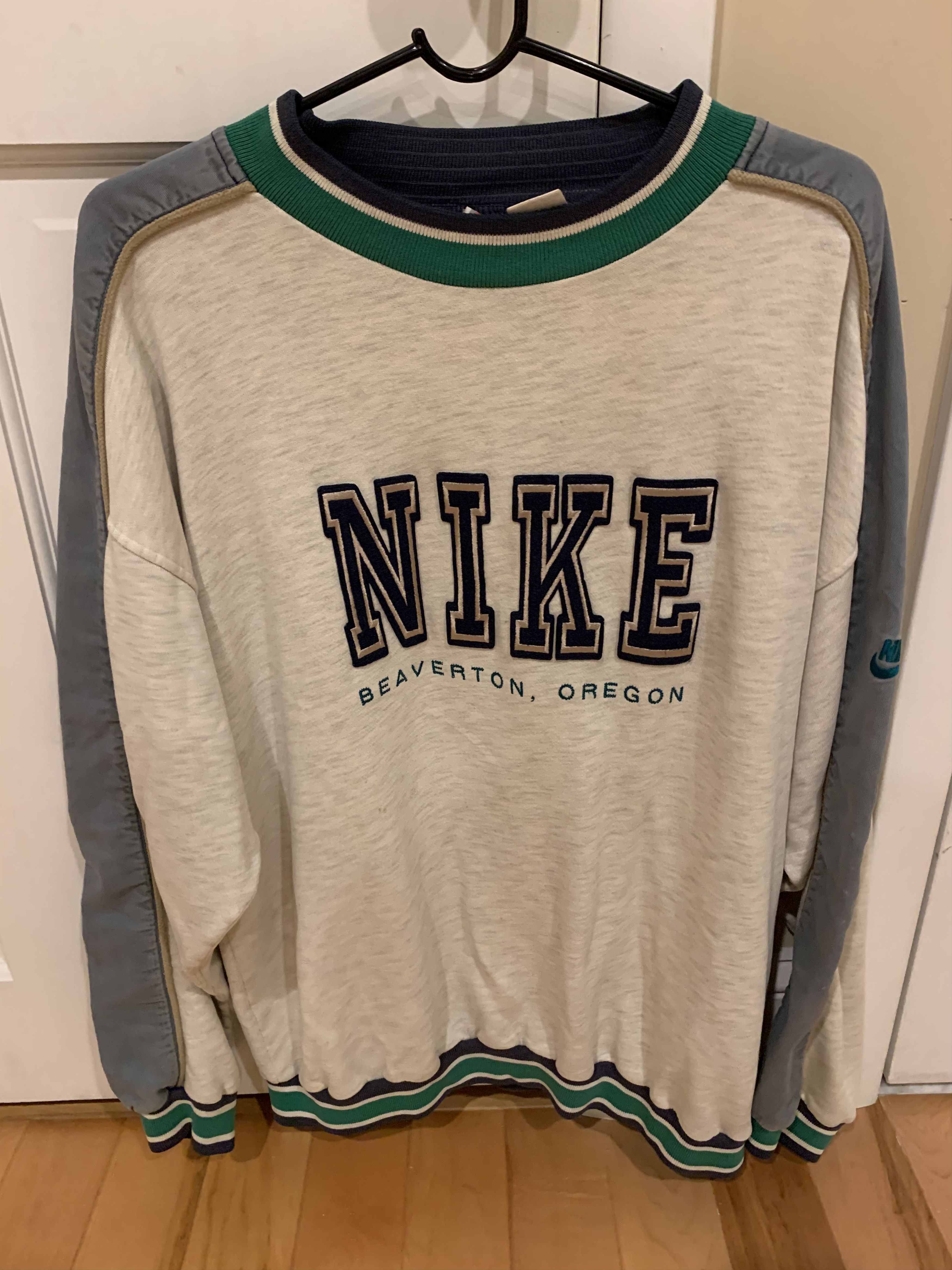 Nike rare 90s embroidered sweatshirt hotsell