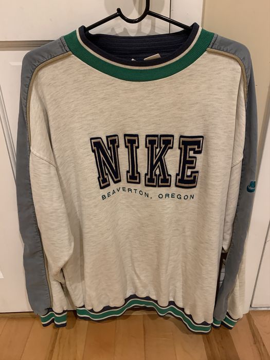 Nike rare 90s online embroidered sweatshirt