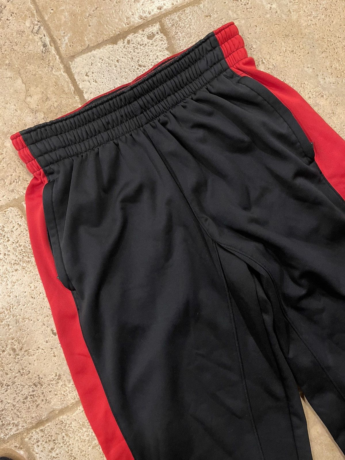 Nike Nike Black/Red/White Jogger Pants Size US 33 - 4 Thumbnail