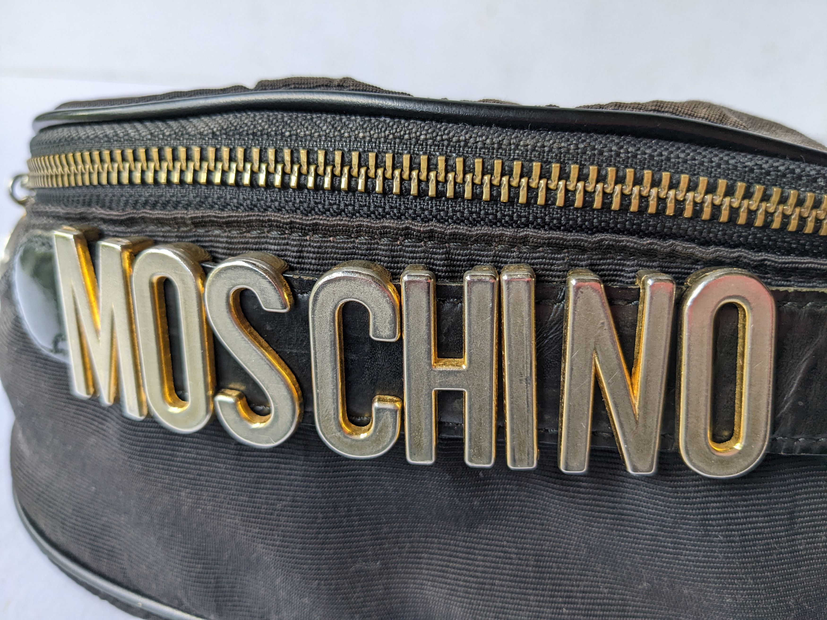 Moschino Authentic vintage MOSCHINO Waist bag redwall golden letter Size ONE SIZE - 2 Thumbnail