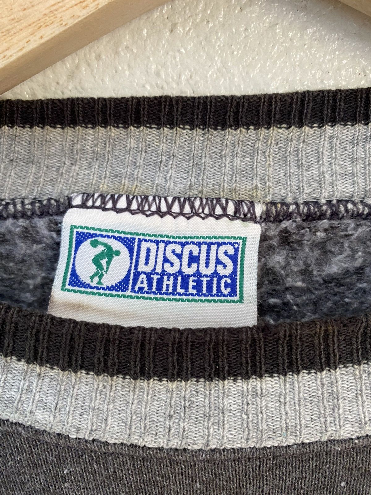 Vintage VINTAGE DISCUS ATHLETIC PLAIN RINGER SWEATSHIRT RARE Size US L / EU 52-54 / 3 - 6 Thumbnail