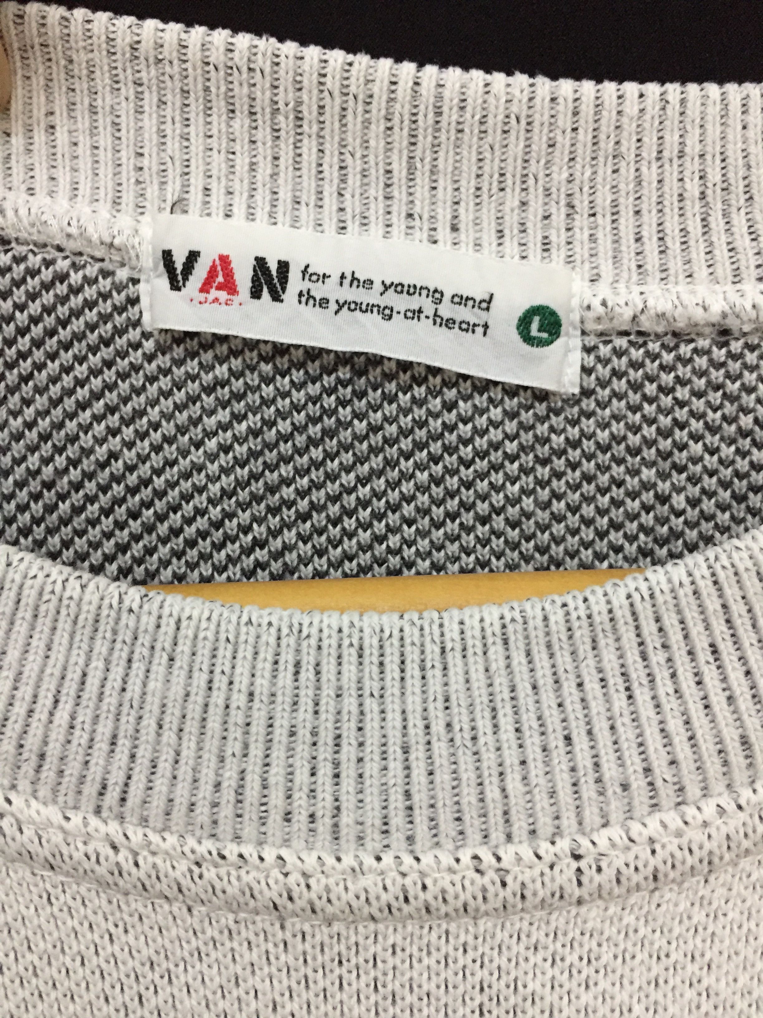 Japanese Brand 90's VAN JAC intarsia jacquard Knit iconic logo Size US L / EU 52-54 / 3 - 9 Thumbnail