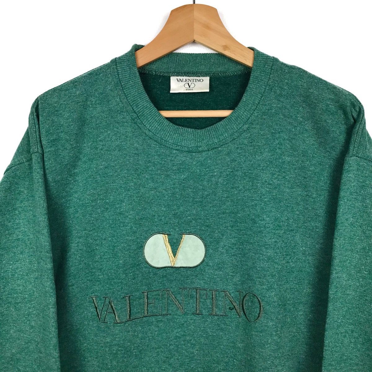 Designer × Valentino × Vintage Vintage Valentino Made Italy Embroidered Spell Sweatshirt Size US M / EU 48-50 / 2 - 2 Thumbnail