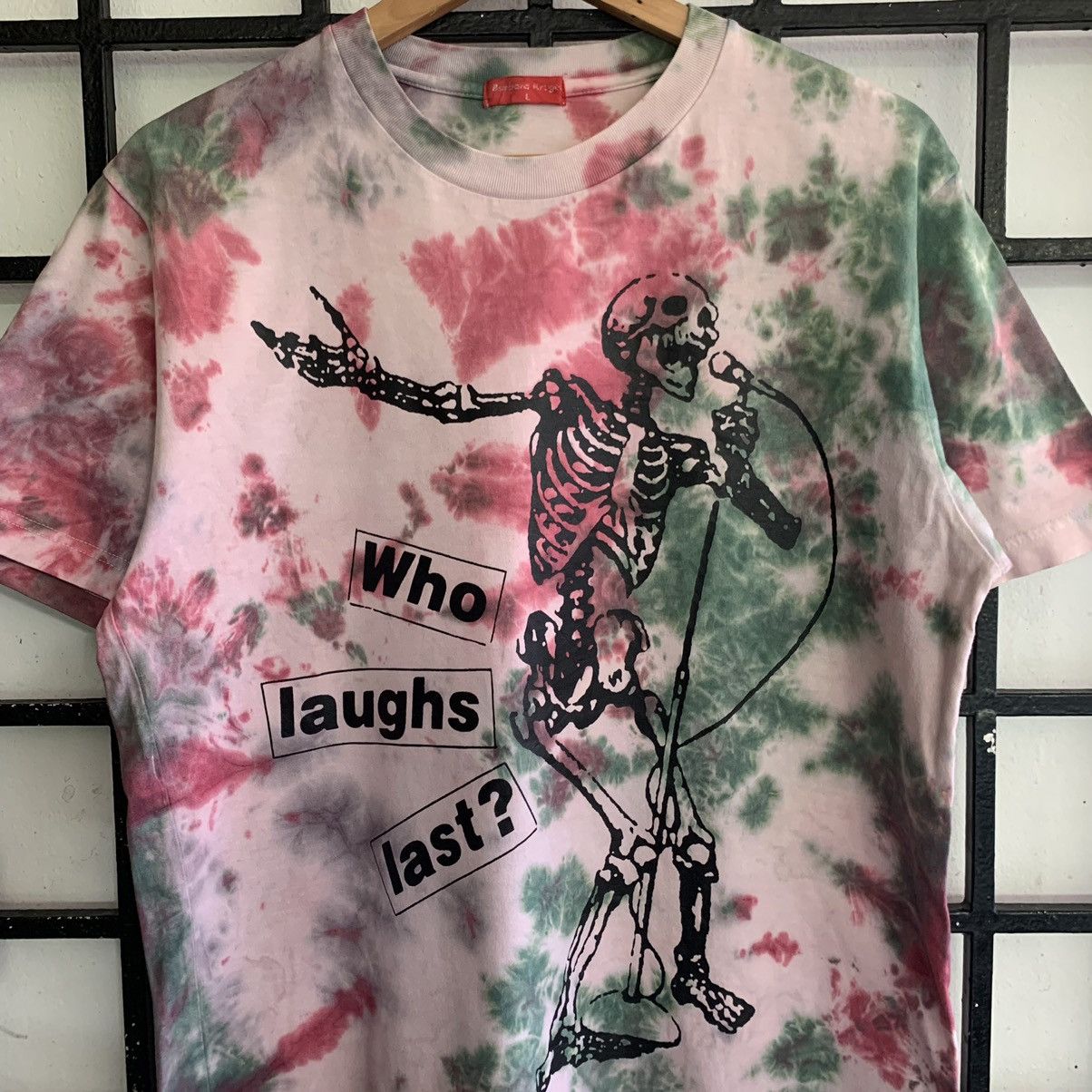Band Tees 💣OFFER Vtg BARBARA KRUGER Rock Band Tie Dye Tshirt Size US L / EU 52-54 / 3 - 4 Thumbnail