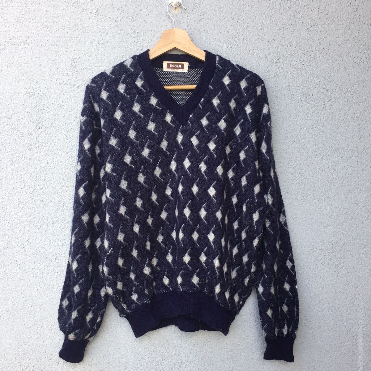 Aran Isles Knitwear × Japanese Brand Vintage Inabi Knitwear Sweater V Neck Size US L / EU 52-54 / 3 - 1 Thumbnail