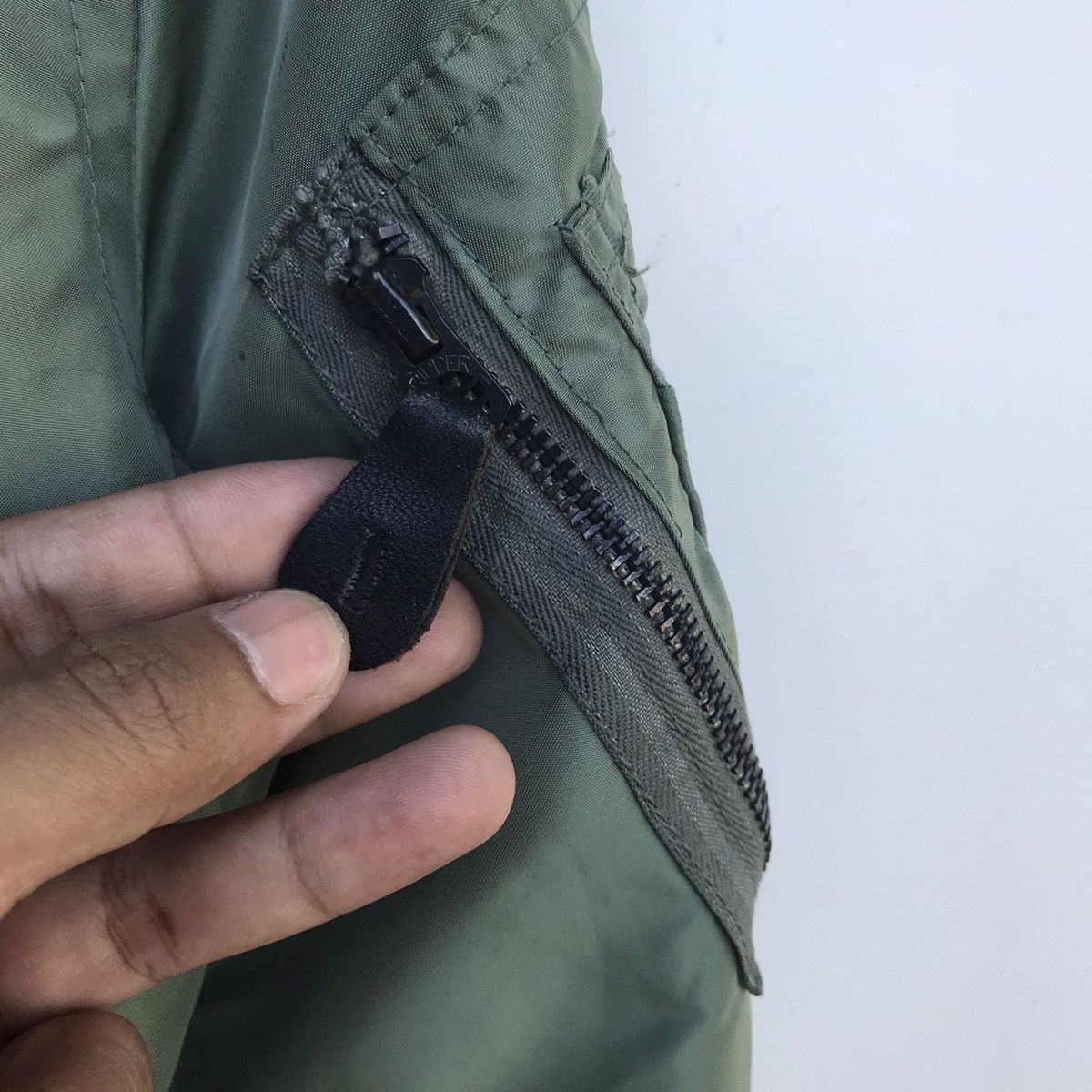Avirex 🔥RARE💥 80s Avirex Equipment Type Flight Bomber Jacket Size US L / EU 52-54 / 3 - 7 Thumbnail