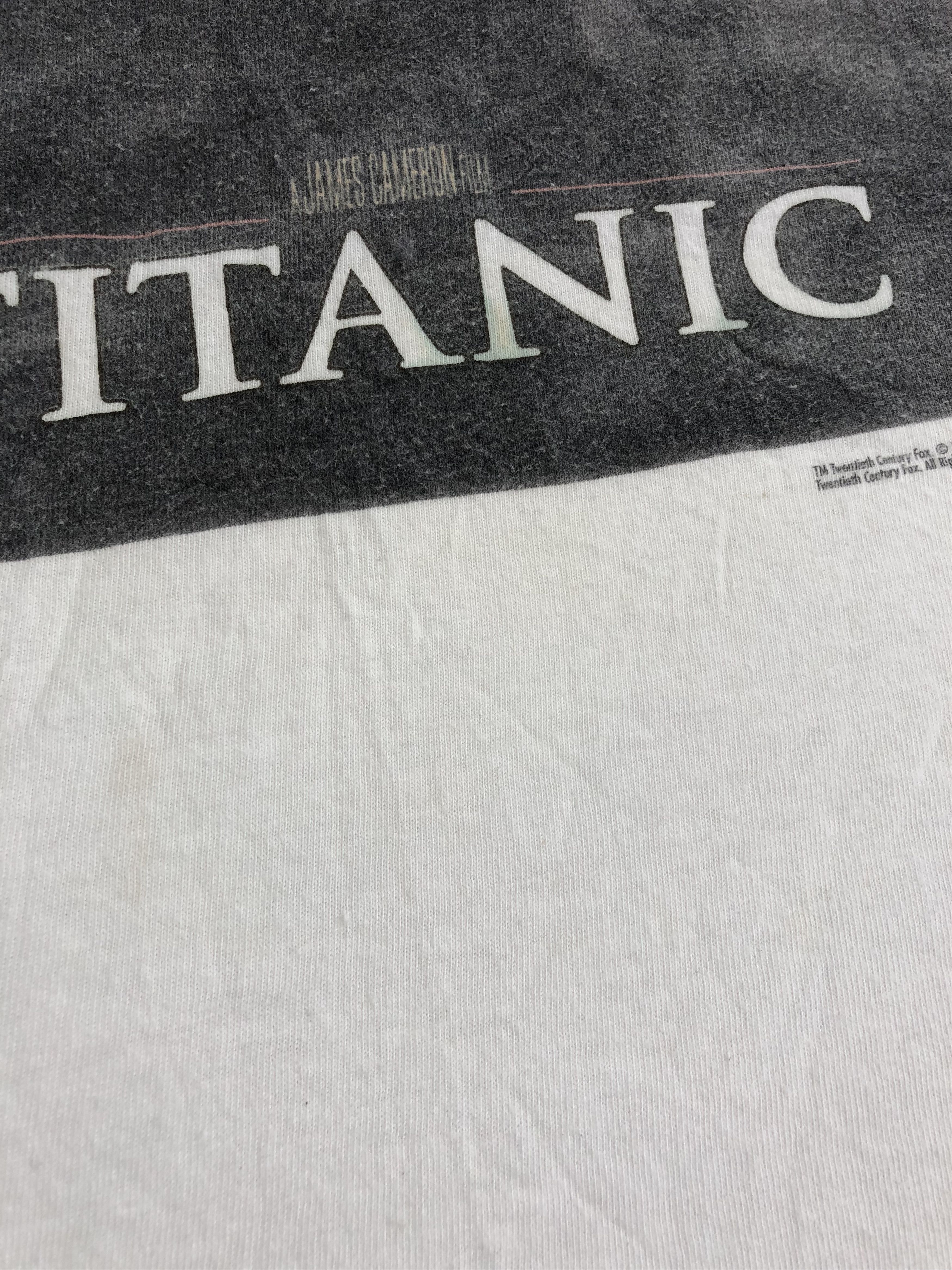 Vintage Vintage 1998 Titanic Leonardo Dicaprio (Brad Pitt Depp) Size US XL / EU 56 / 4 - 5 Thumbnail