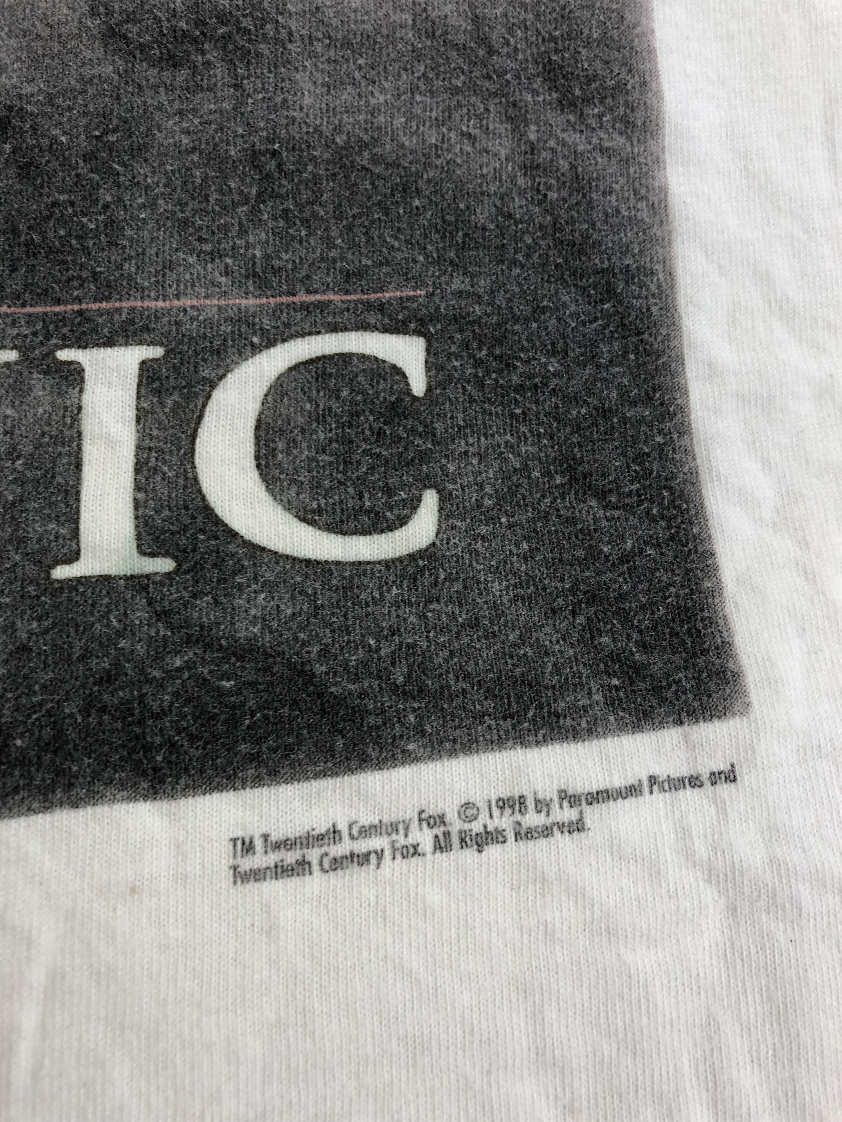 Vintage Vintage 1998 Titanic Leonardo Dicaprio (Brad Pitt Depp) Size US XL / EU 56 / 4 - 4 Thumbnail