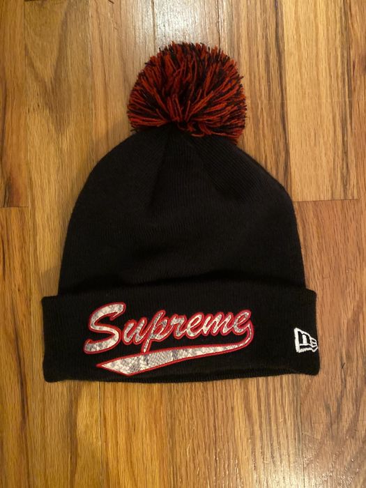 Supreme new store era script beanie