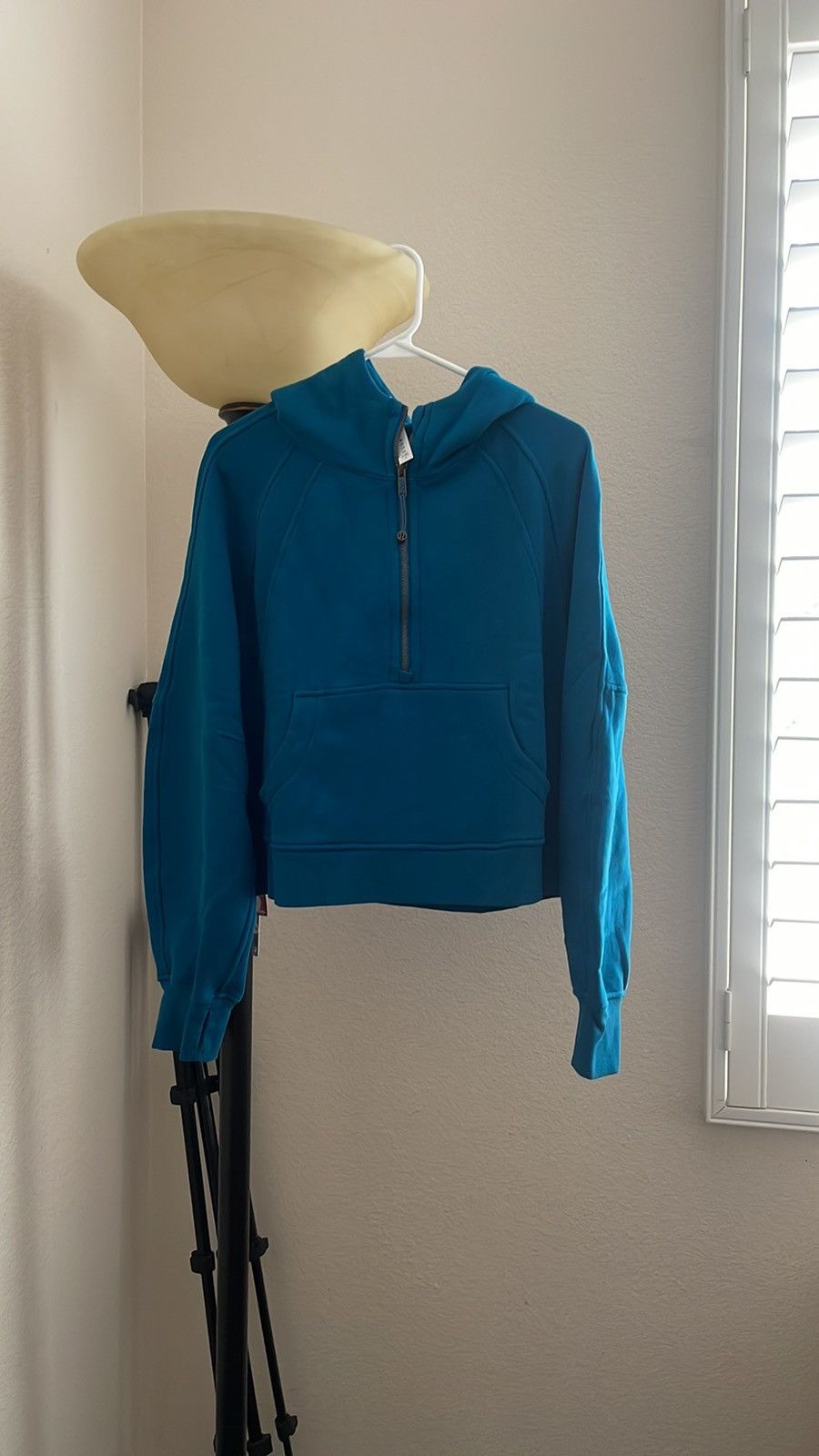 Lululemon online scuba half zip Capri