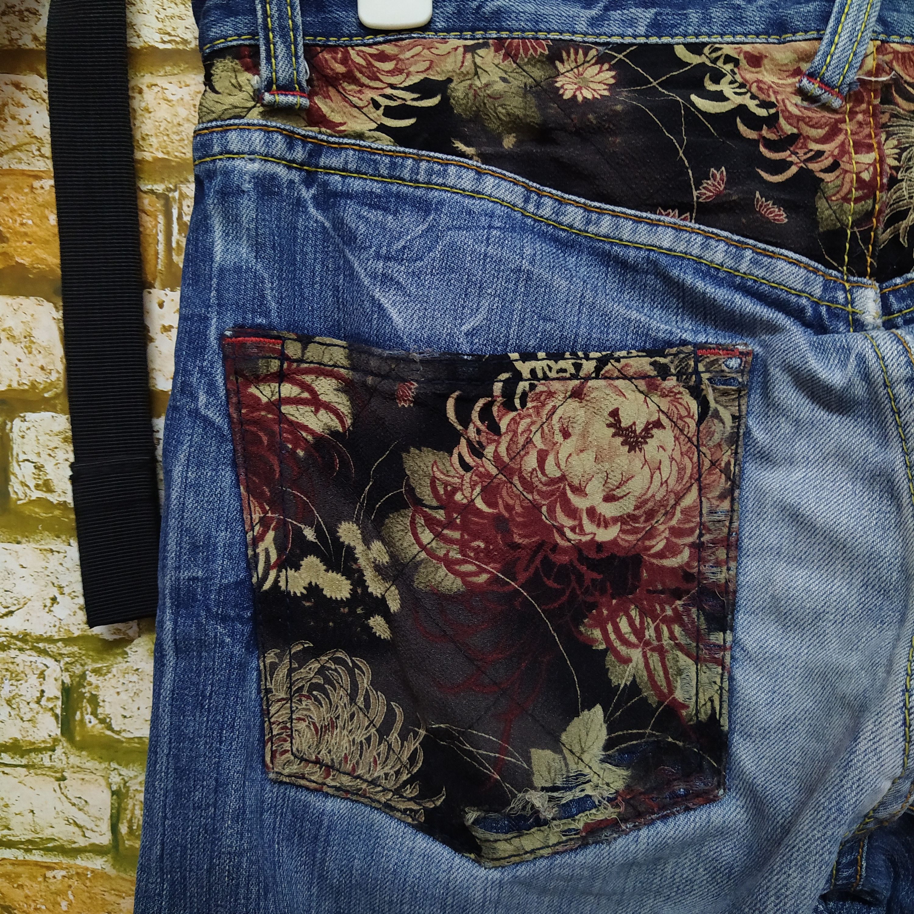 Eternal ETERNAL JAPAN SCRIPT DISTRESSED DENIM (D532) Size US 33 - 2 Thumbnail