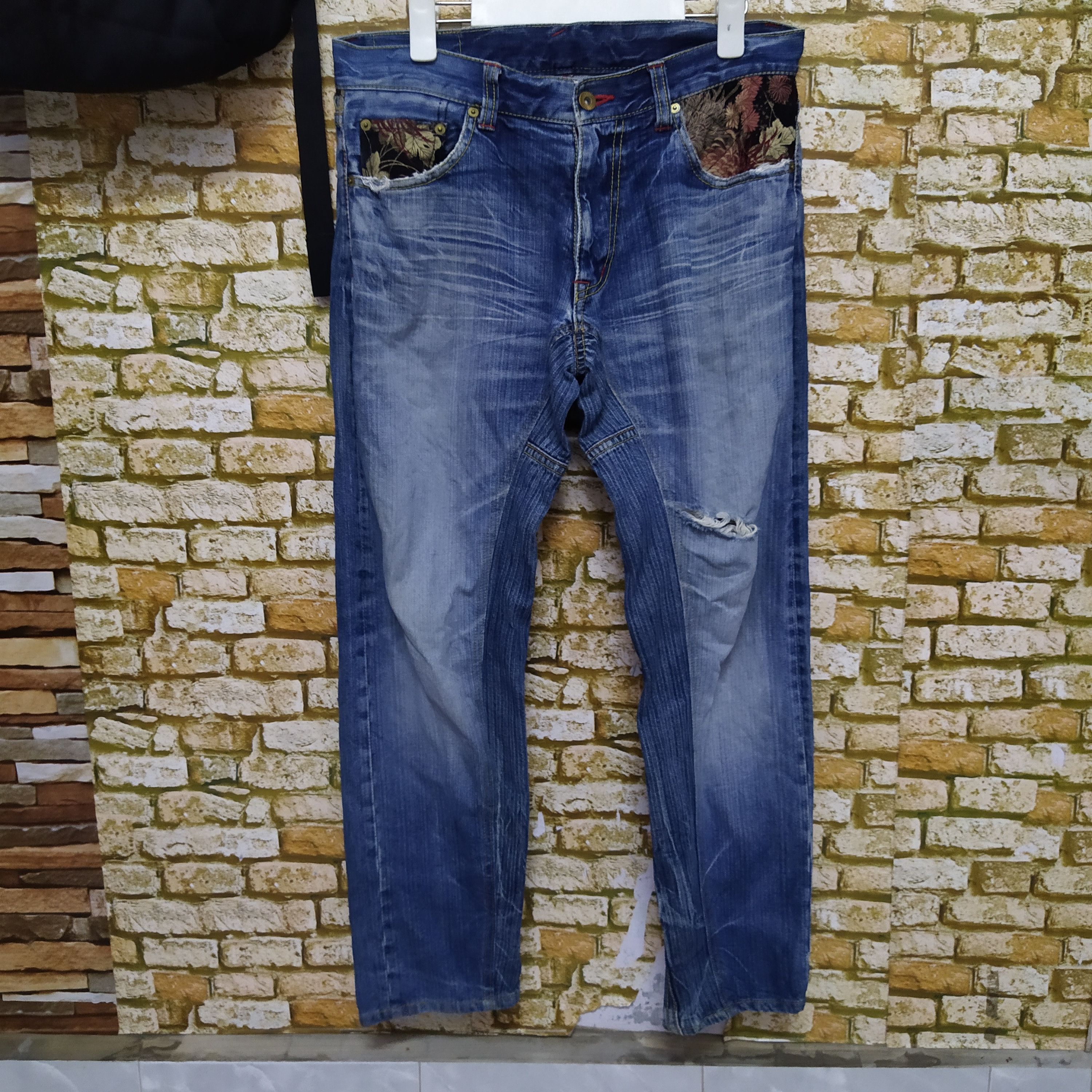 Eternal ETERNAL JAPAN SCRIPT DISTRESSED DENIM (D532) Size US 33 - 4 Thumbnail
