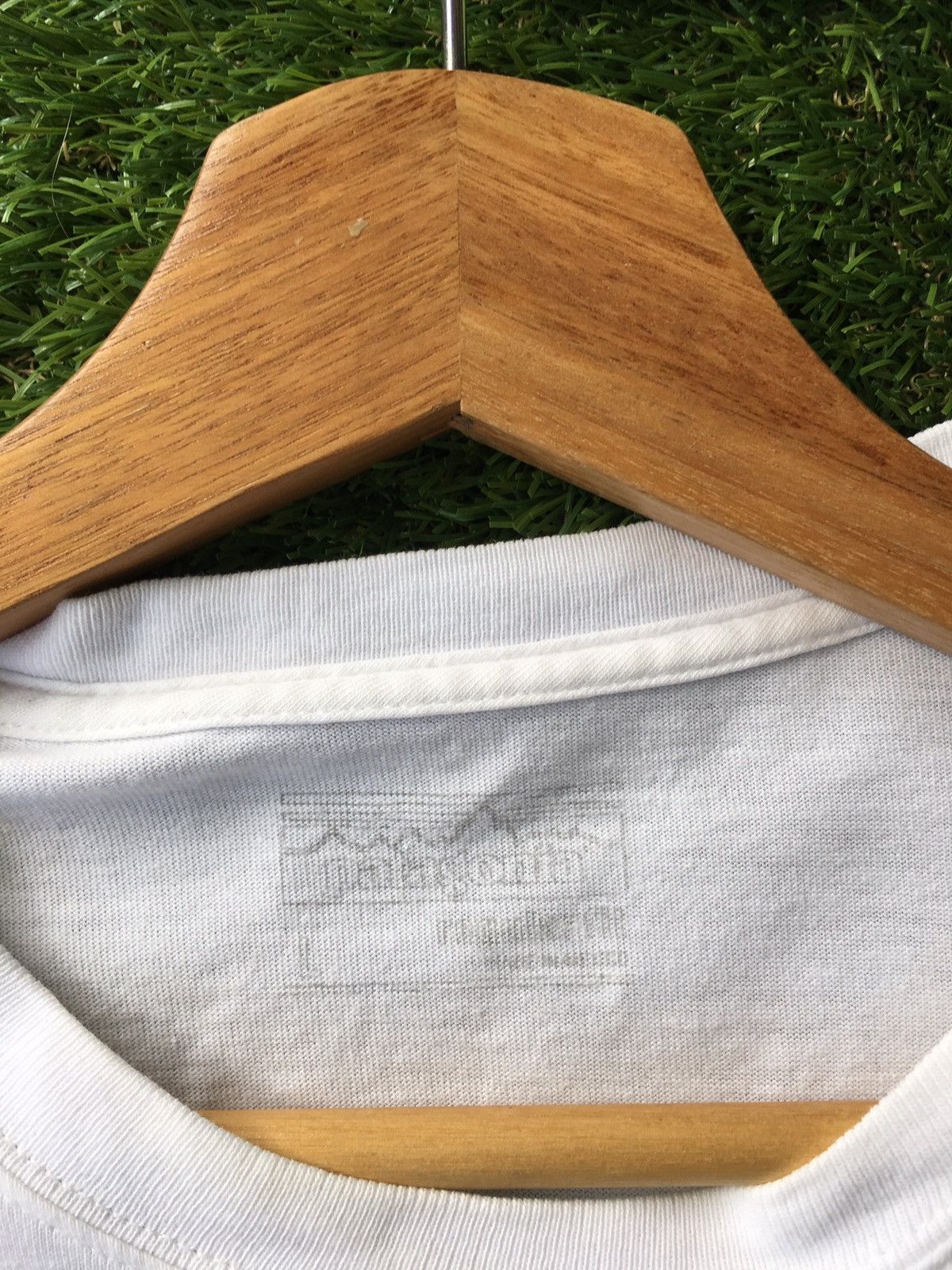 Patagonia Rare Vintage Patagonia Big Spellout Logo Tshirt Size US L / EU 52-54 / 3 - 13 Thumbnail