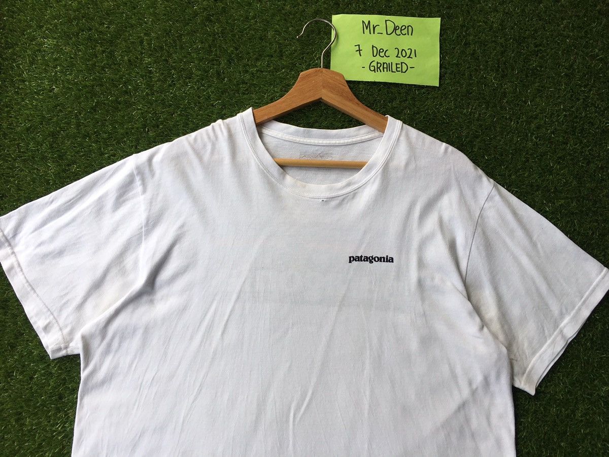 Patagonia Rare Vintage Patagonia Big Spellout Logo Tshirt Size US L / EU 52-54 / 3 - 10 Thumbnail