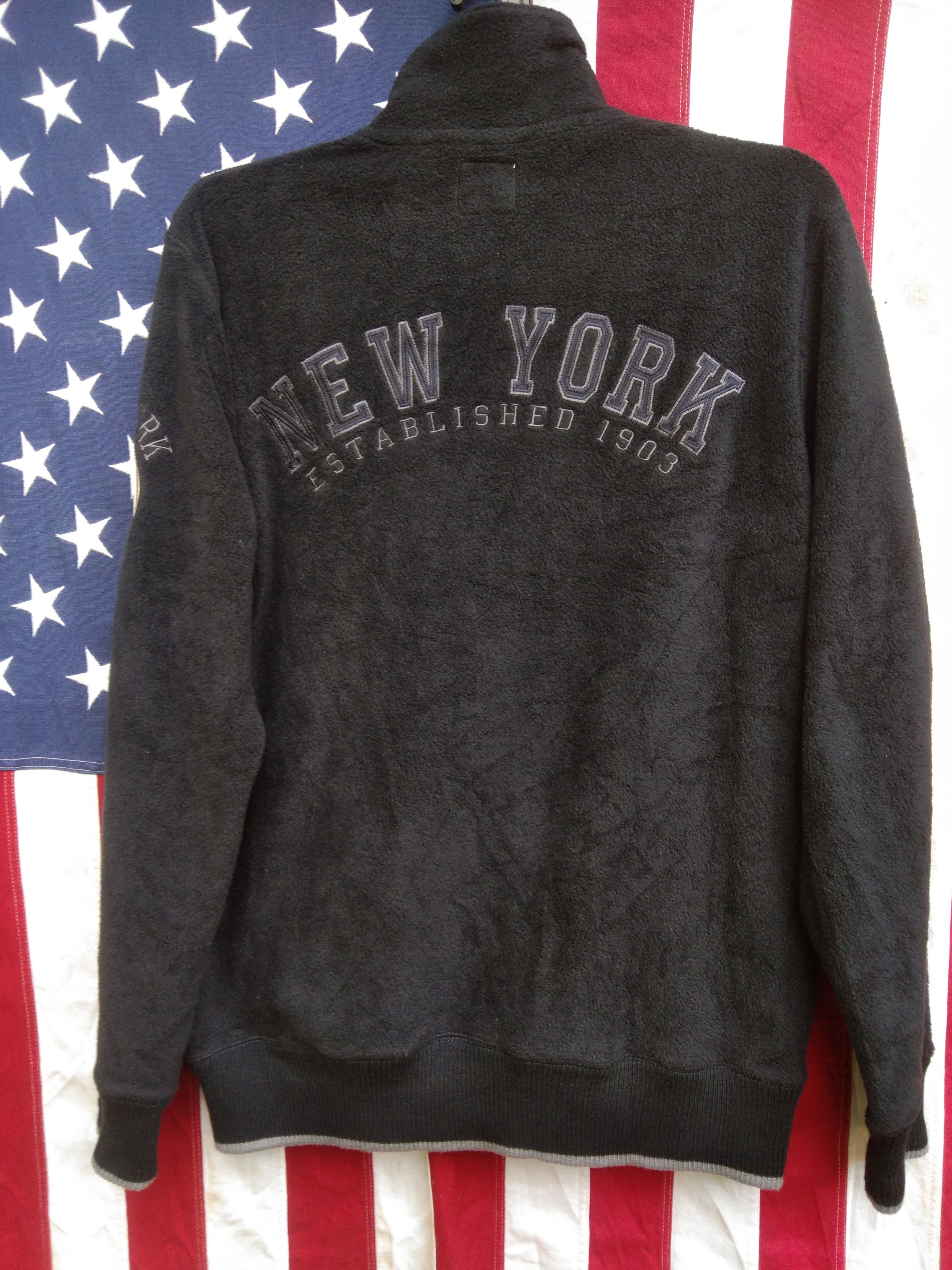 MLB STEALS 🔥🔥 NEW YORK YANKEE'S SHERPA SWEATSHIRT Size US L / EU 52-54 / 3 - 2 Thumbnail