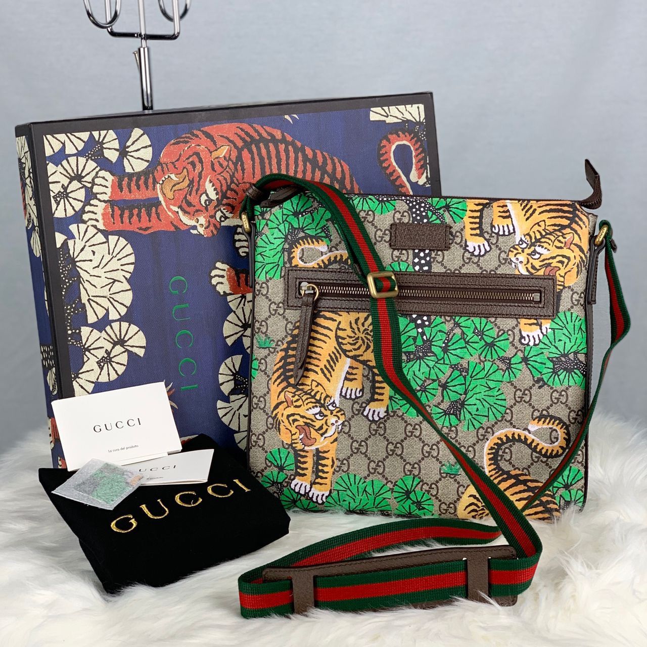 Gucci Luxury Authentic GUCCI GG Supreme Tiger Messenger Bag Grailed