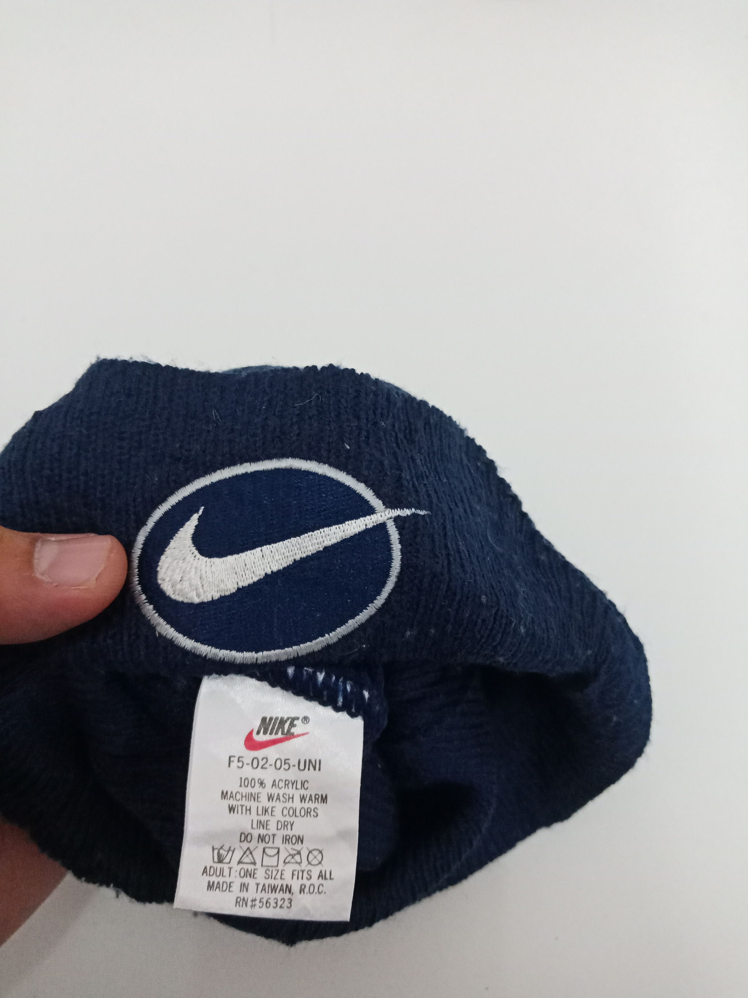 Nike Vintage Nike Swoosh Embroid Cuffed Beanie Size ONE SIZE - 5 Thumbnail