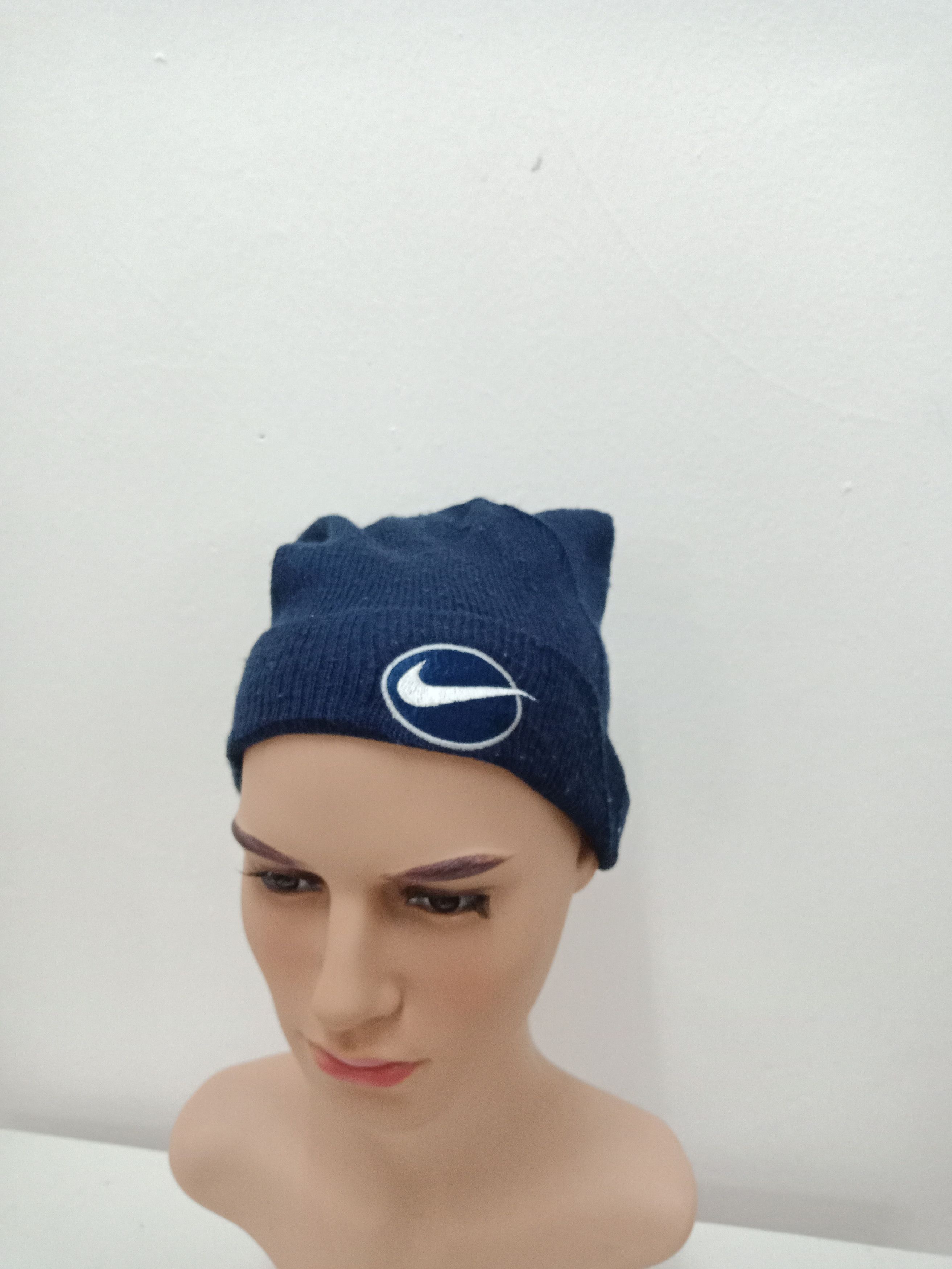 Nike Vintage Nike Swoosh Embroid Cuffed Beanie Size ONE SIZE - 2 Thumbnail