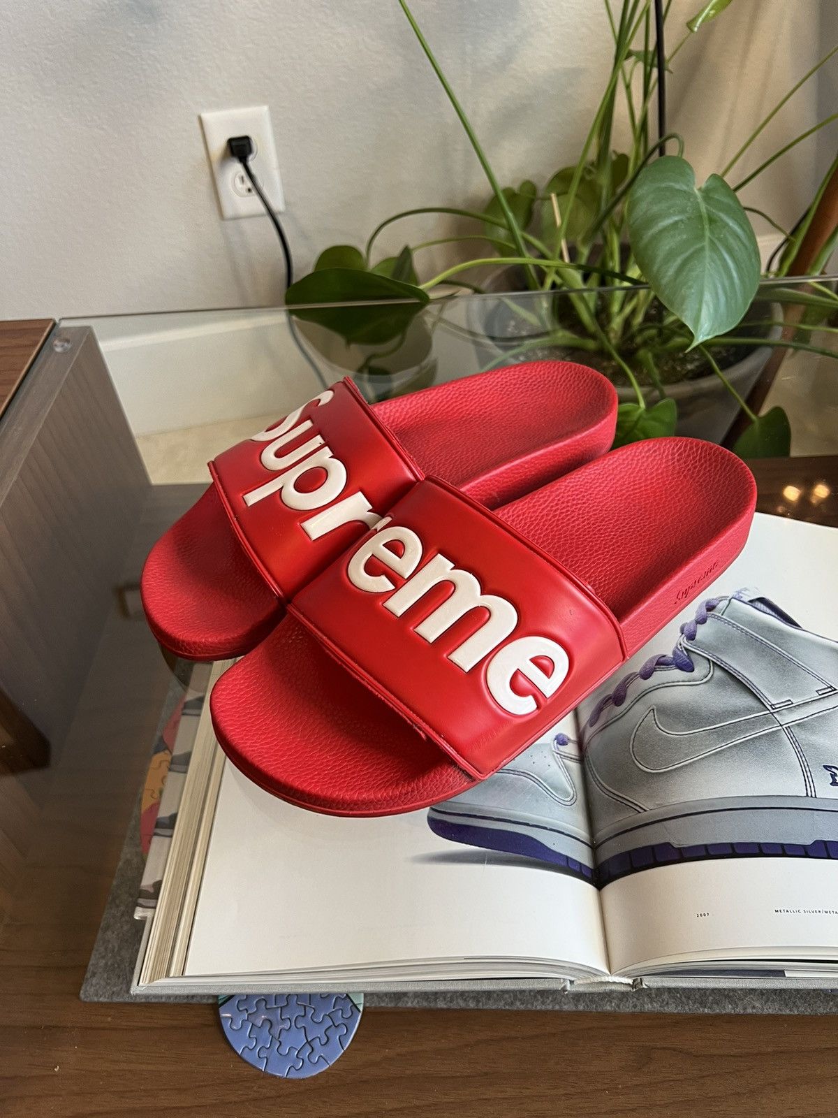 Supreme slide sandals online